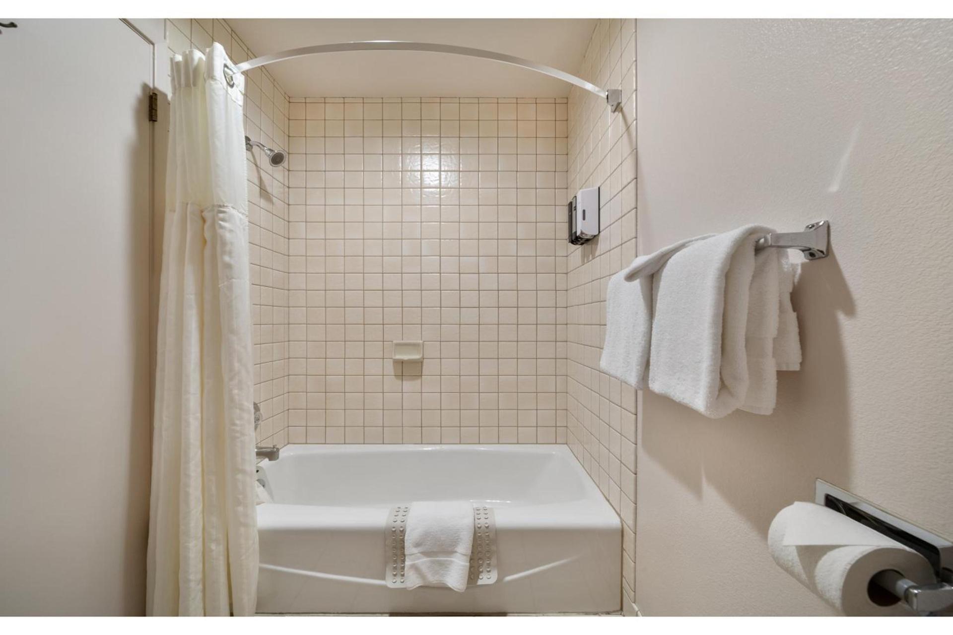 Harbor Lite Lodge photo 74