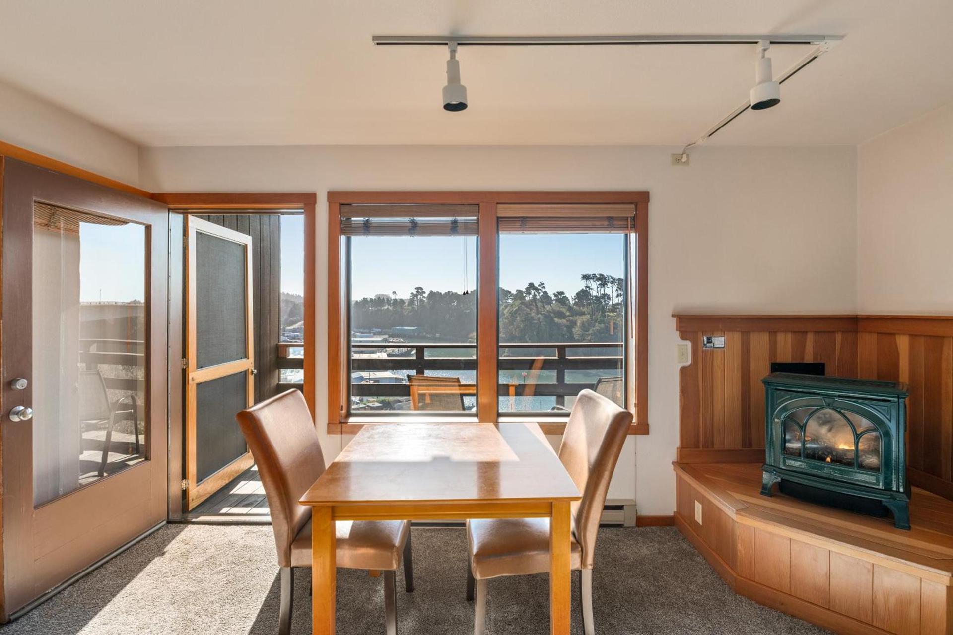 Harbor Lite Lodge photo 67