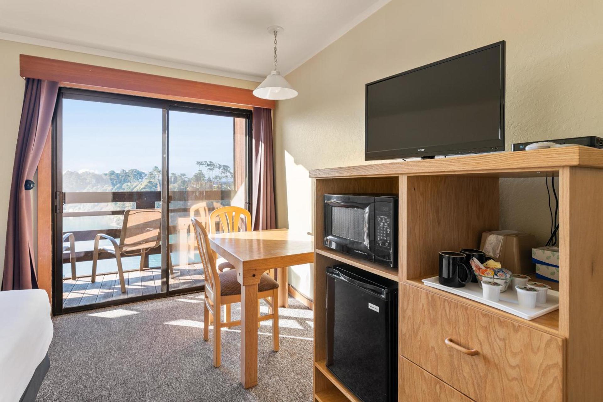 Harbor Lite Lodge photo 79