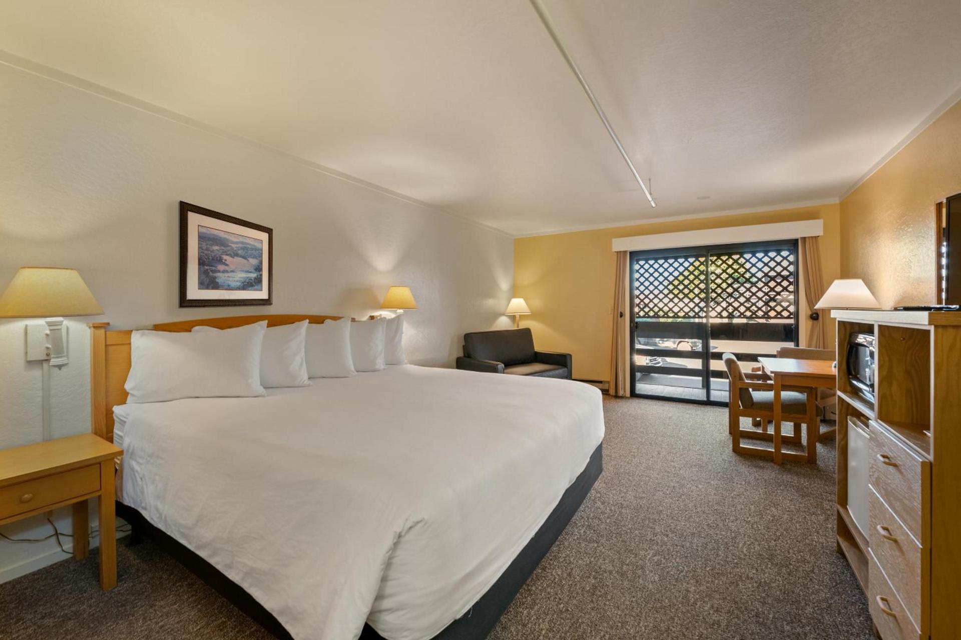Harbor Lite Lodge photo 92