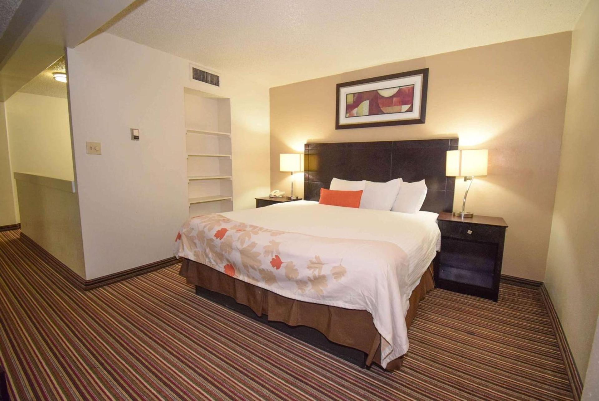 Hawthorn Extended Stay by Wyndham Richardson photo 23