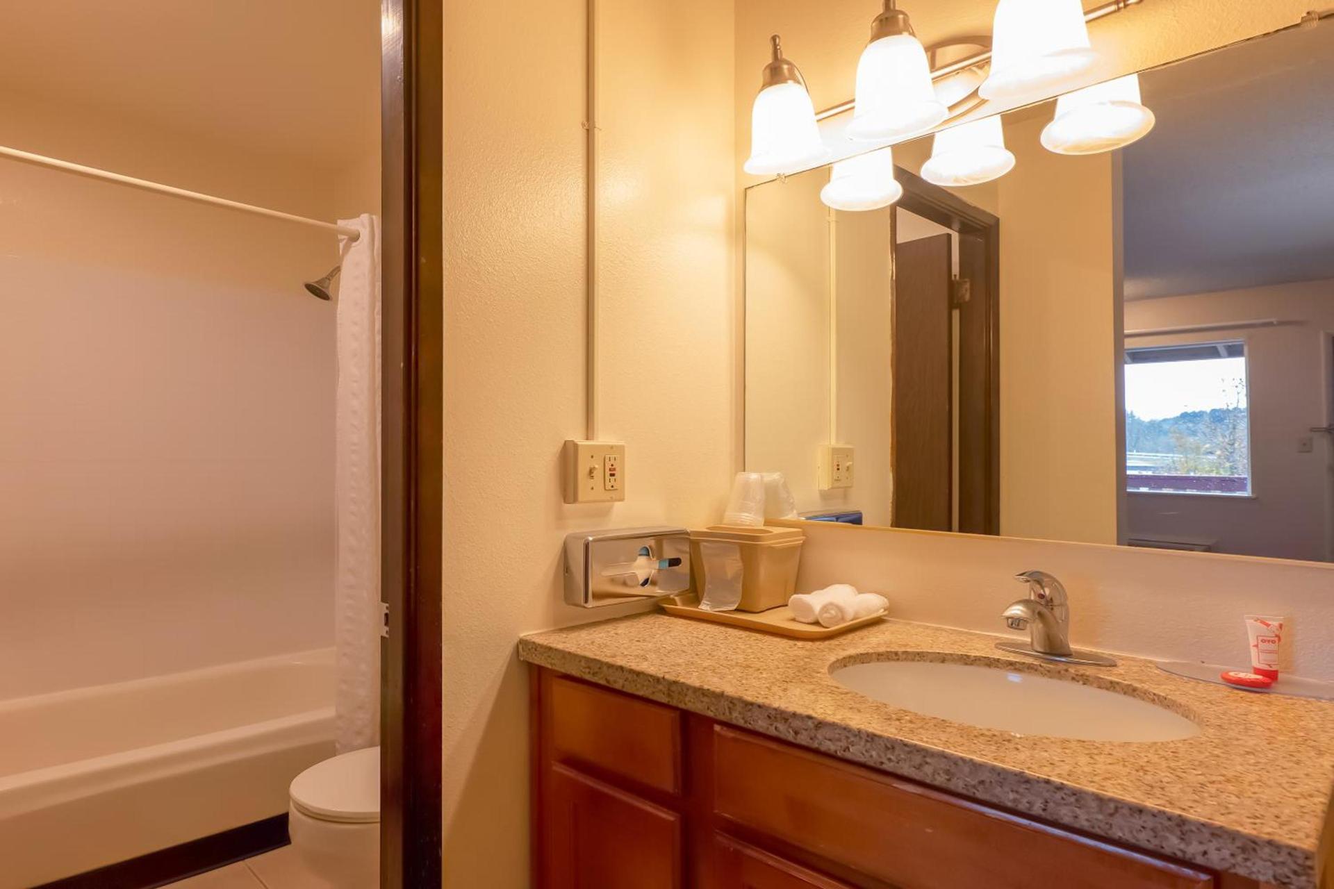 Travelodge by Wyndham Chehalis photo 27