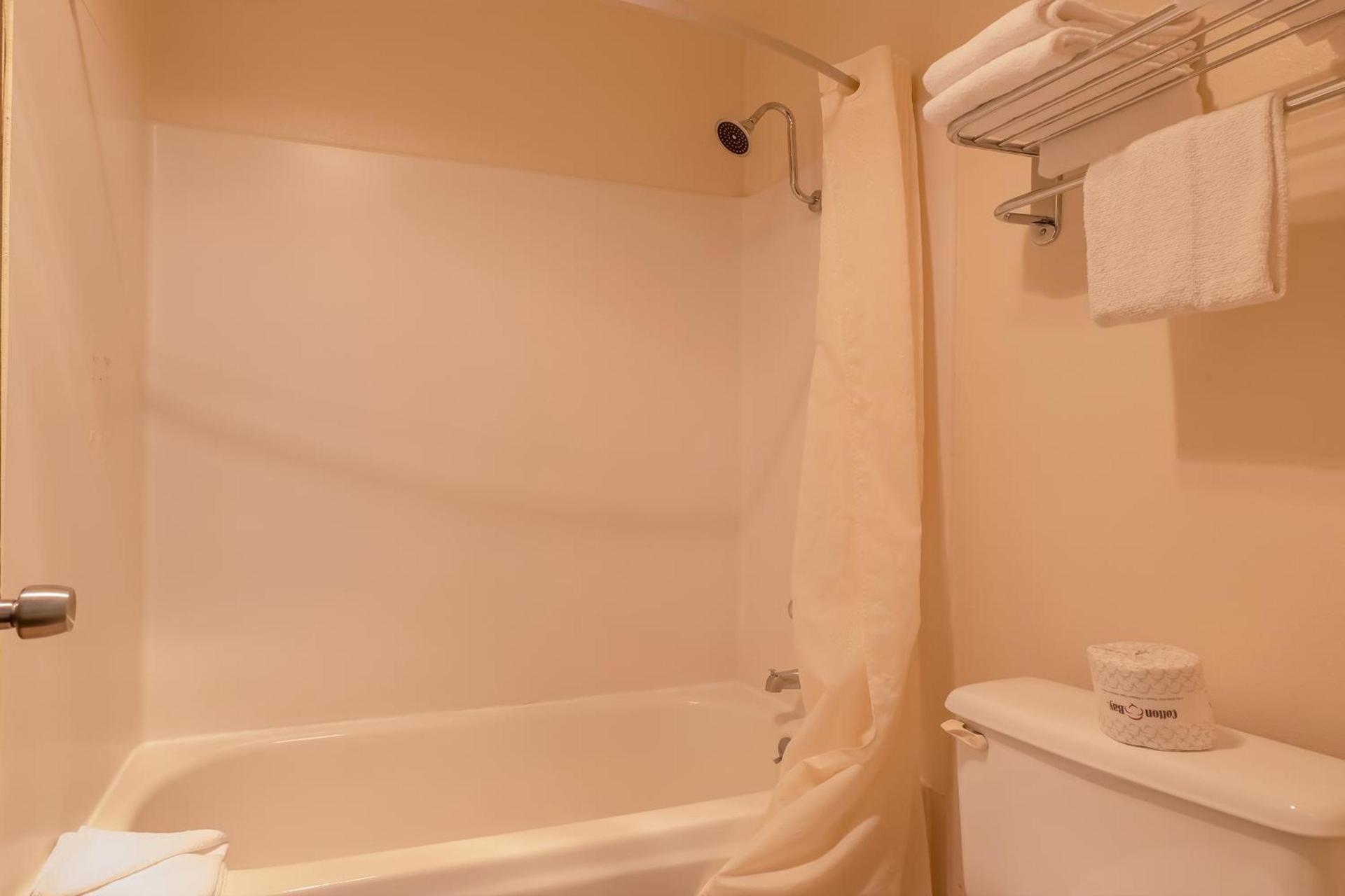 Travelodge by Wyndham Chehalis photo 28