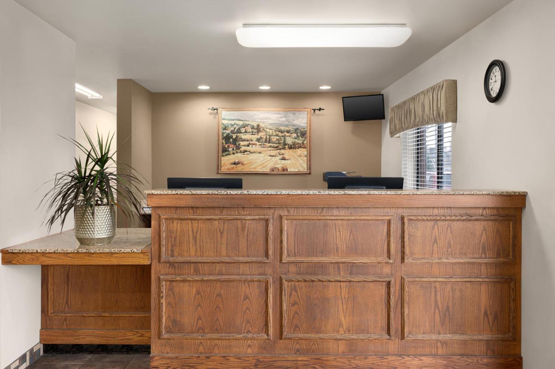 Baymont by Wyndham Buffalo photo 27