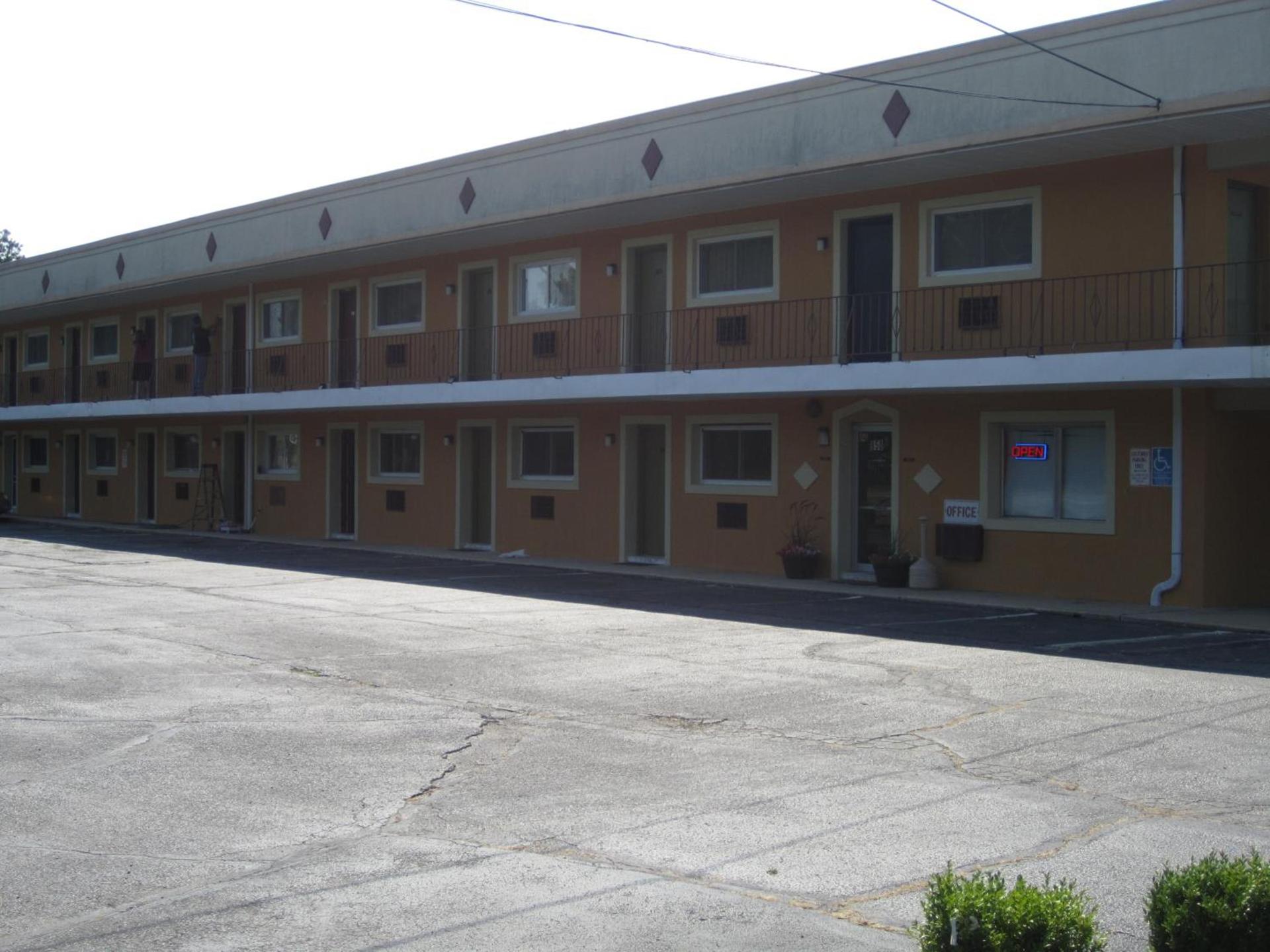 Travel Inn and Suites photo 11
