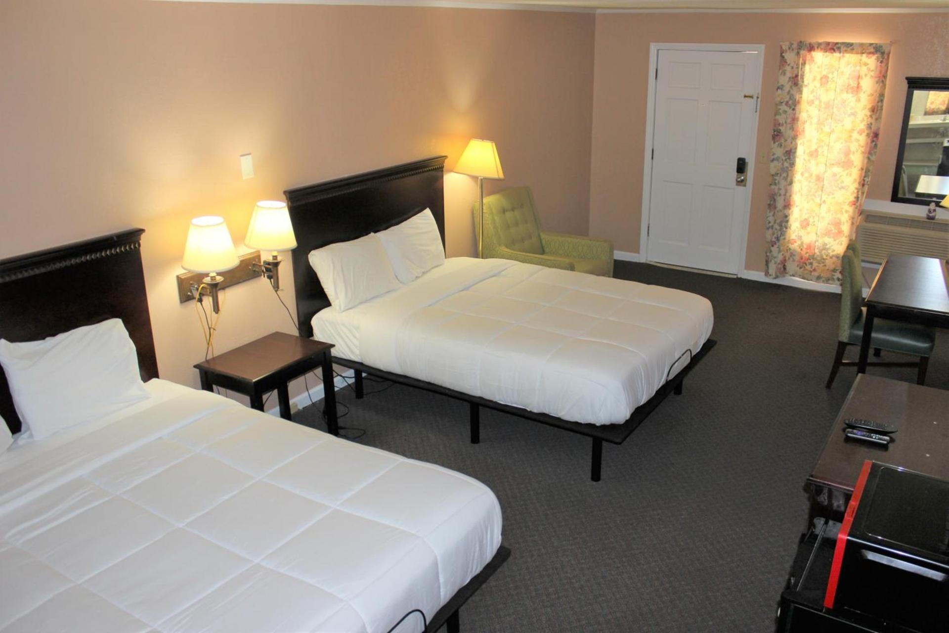 Bar-Mel Inn photo 9