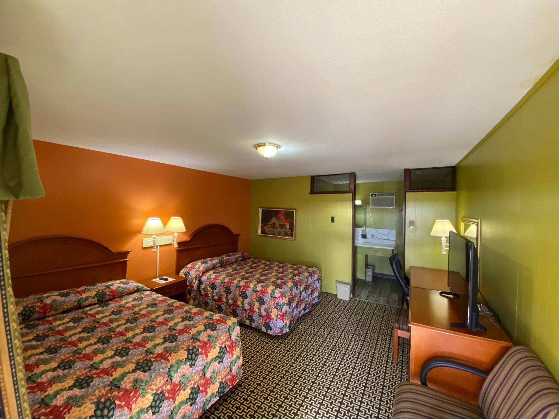 Lincoln Motel photo 6