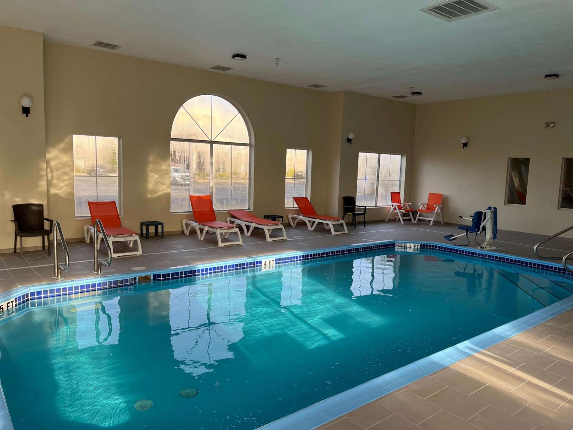 Wingate by Wyndham Clearfield photo 7