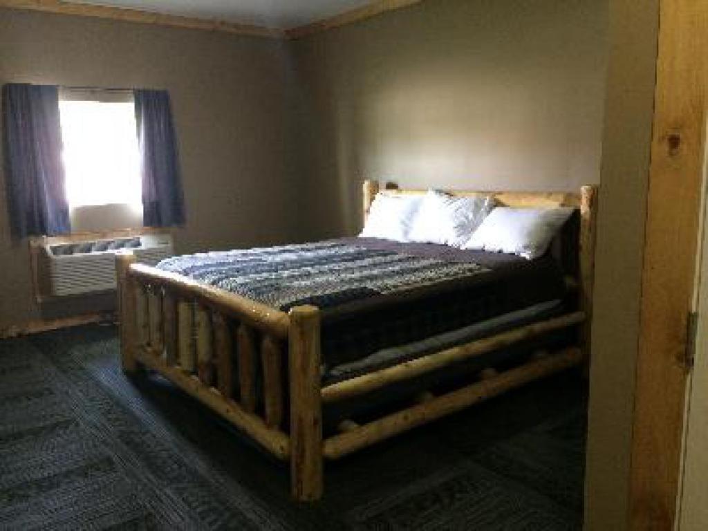 Big Horse Inn and Suites photo 9