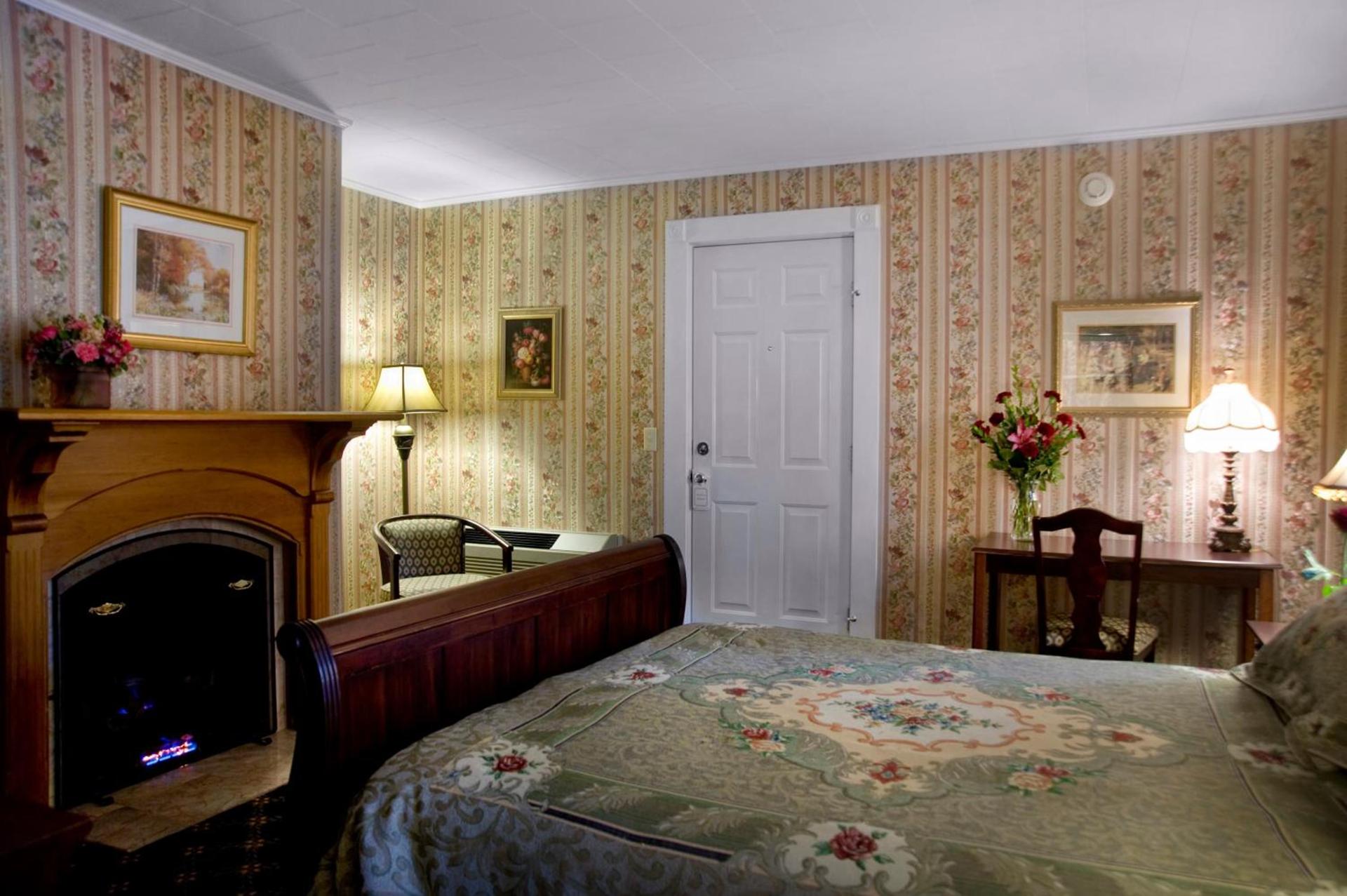Bar Harbor Manor photo 37