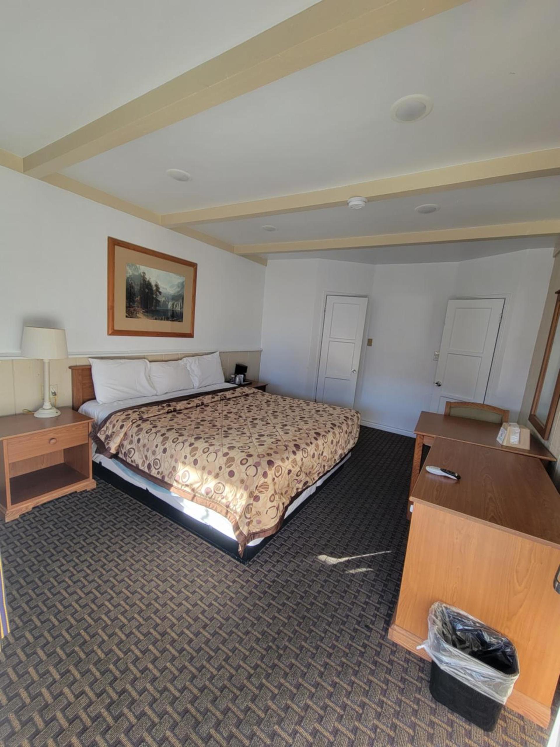 Townhouse Motel photo 10