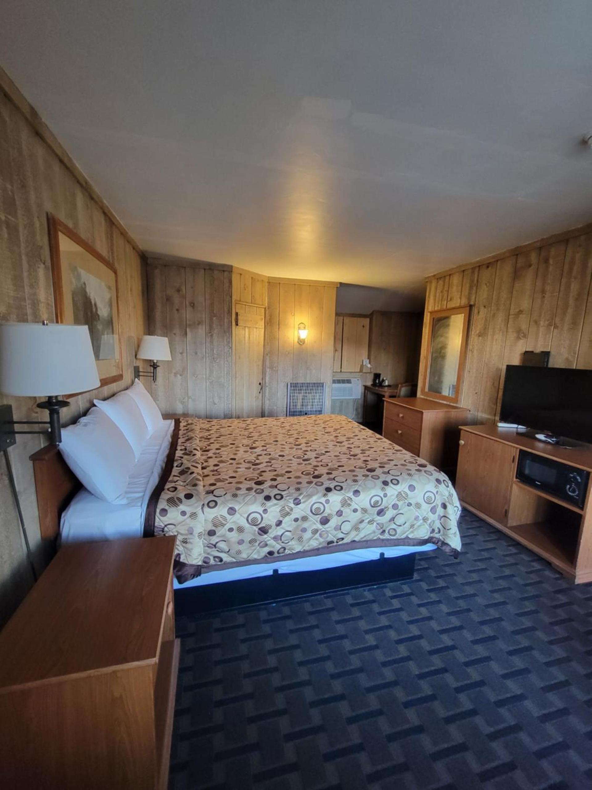 Townhouse Motel photo 16