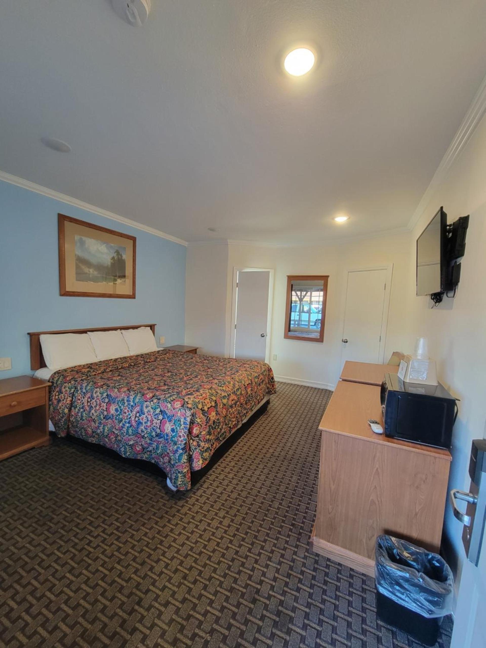 Townhouse Motel photo 24
