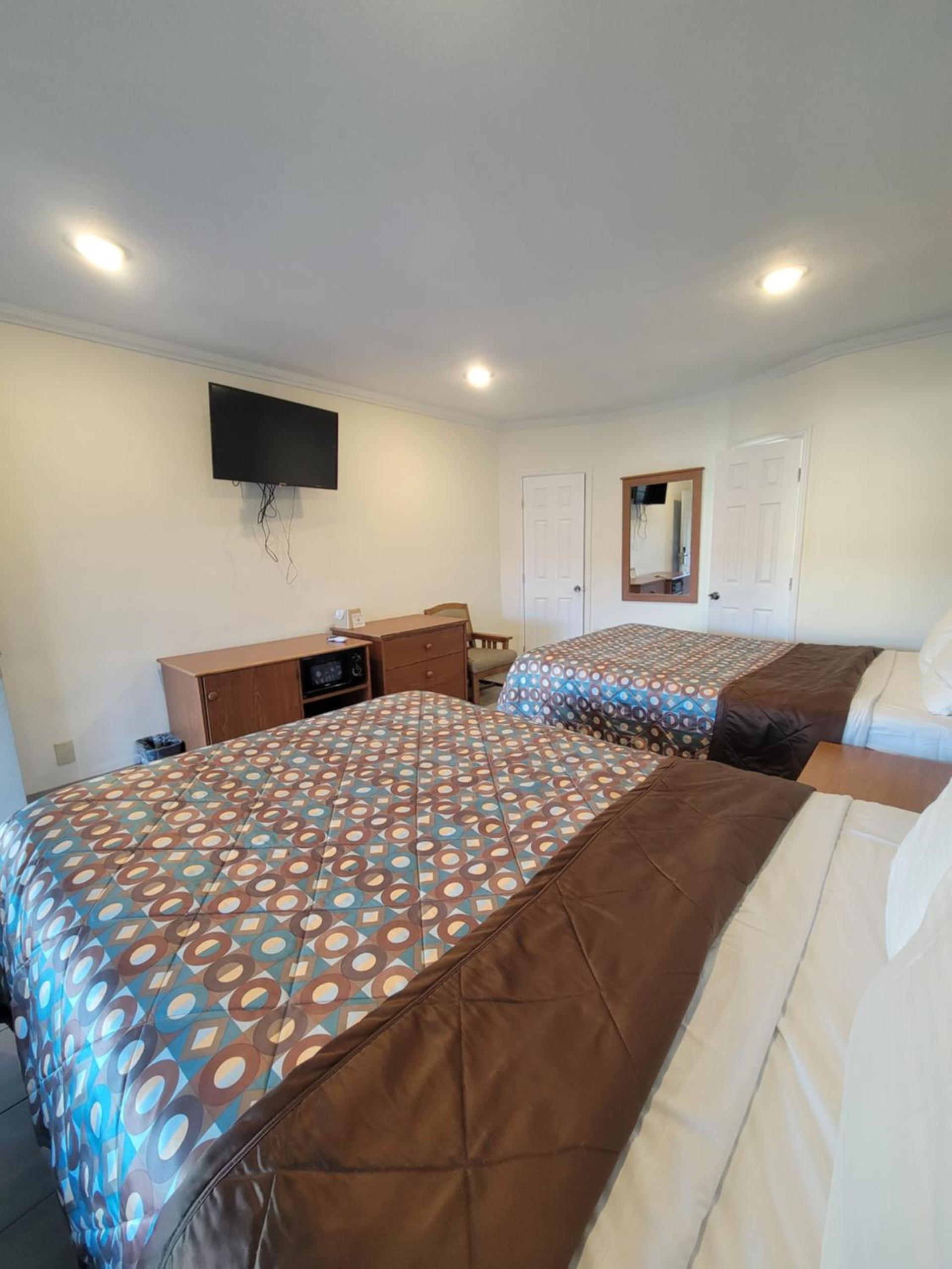Townhouse Motel photo 30