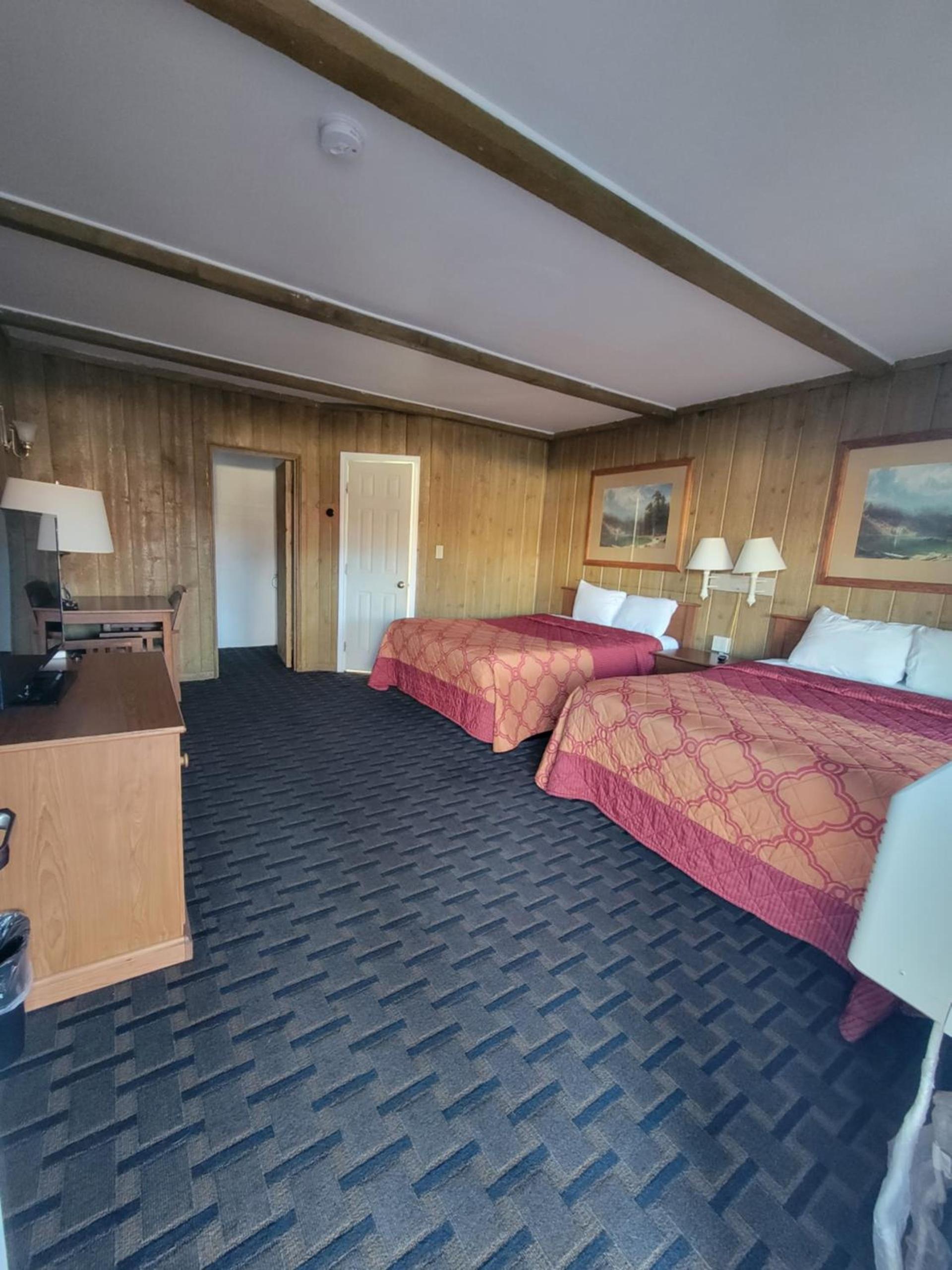 Townhouse Motel photo 33
