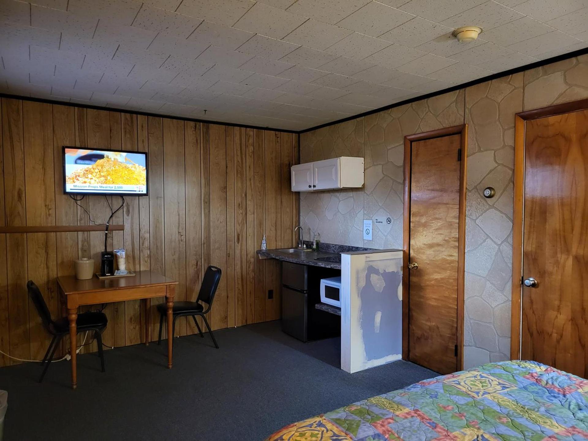 Red Ranch Inn photo 3