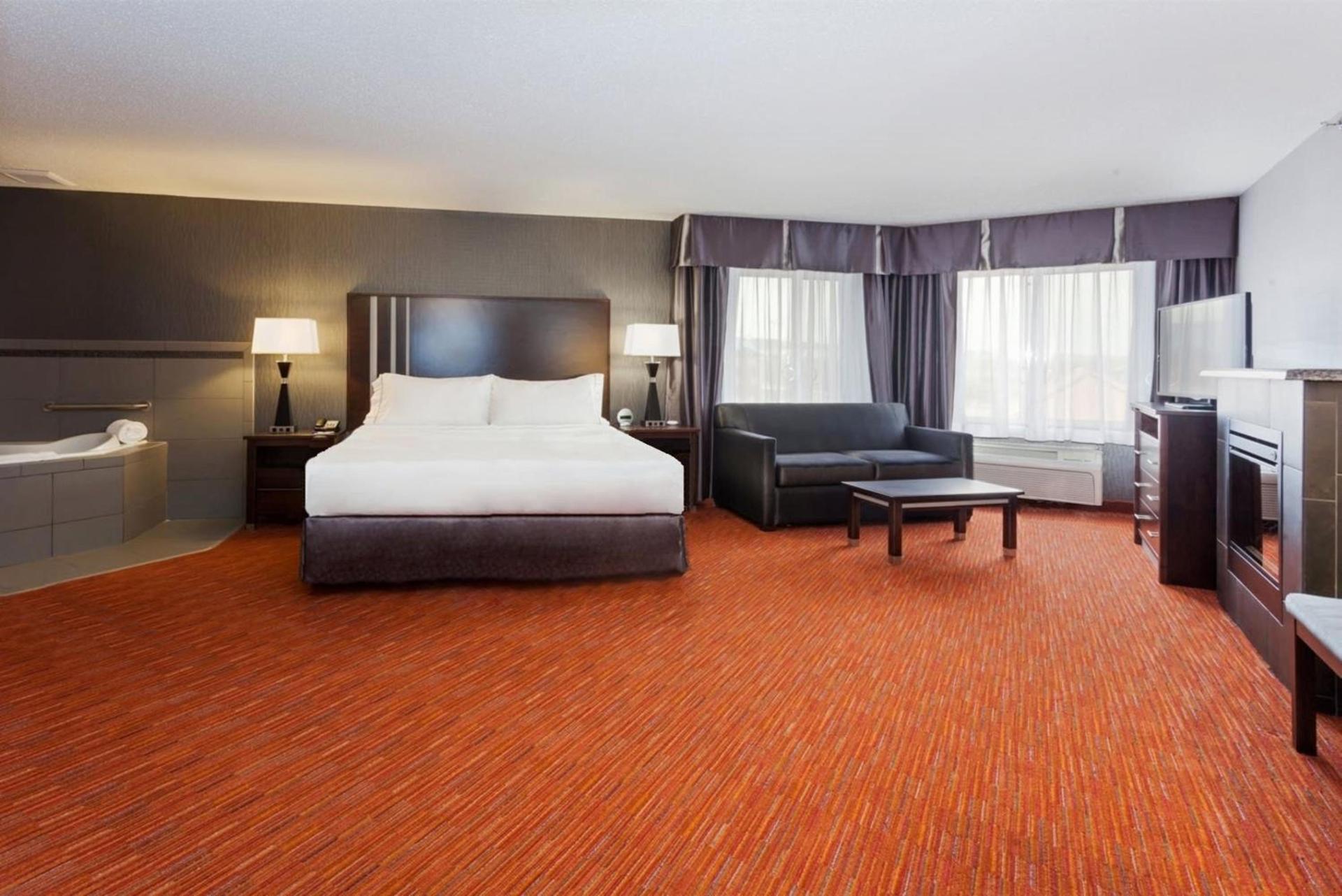 Holiday Inn Express & Suites Rapid City by IHG photo 14