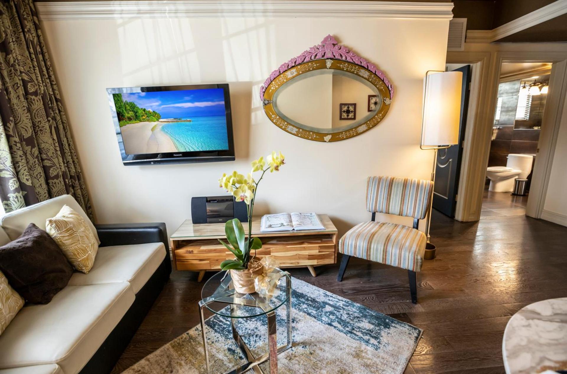 Riviera Suites photo 20