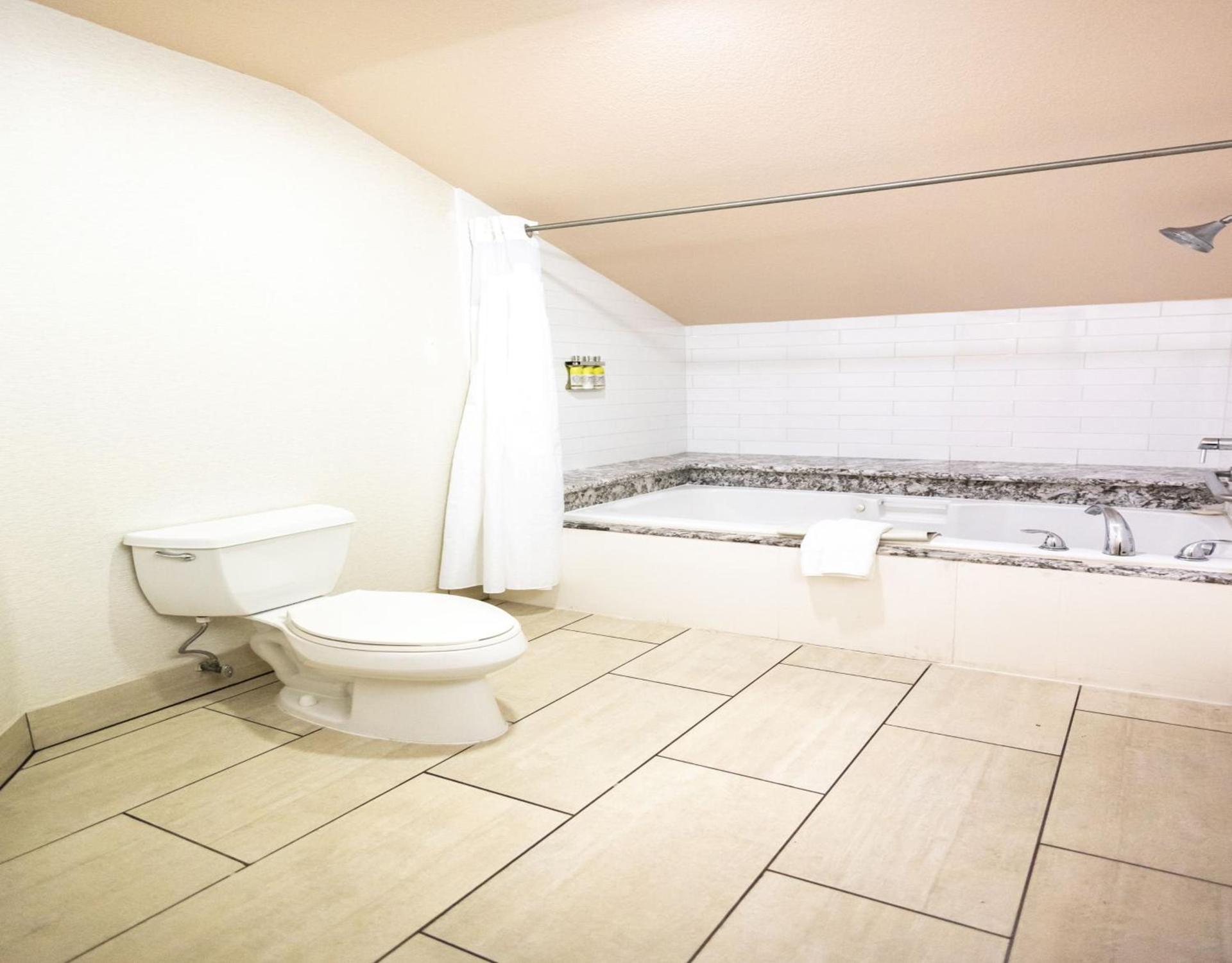 Holiday Inn Express Berkeley by IHG photo 55