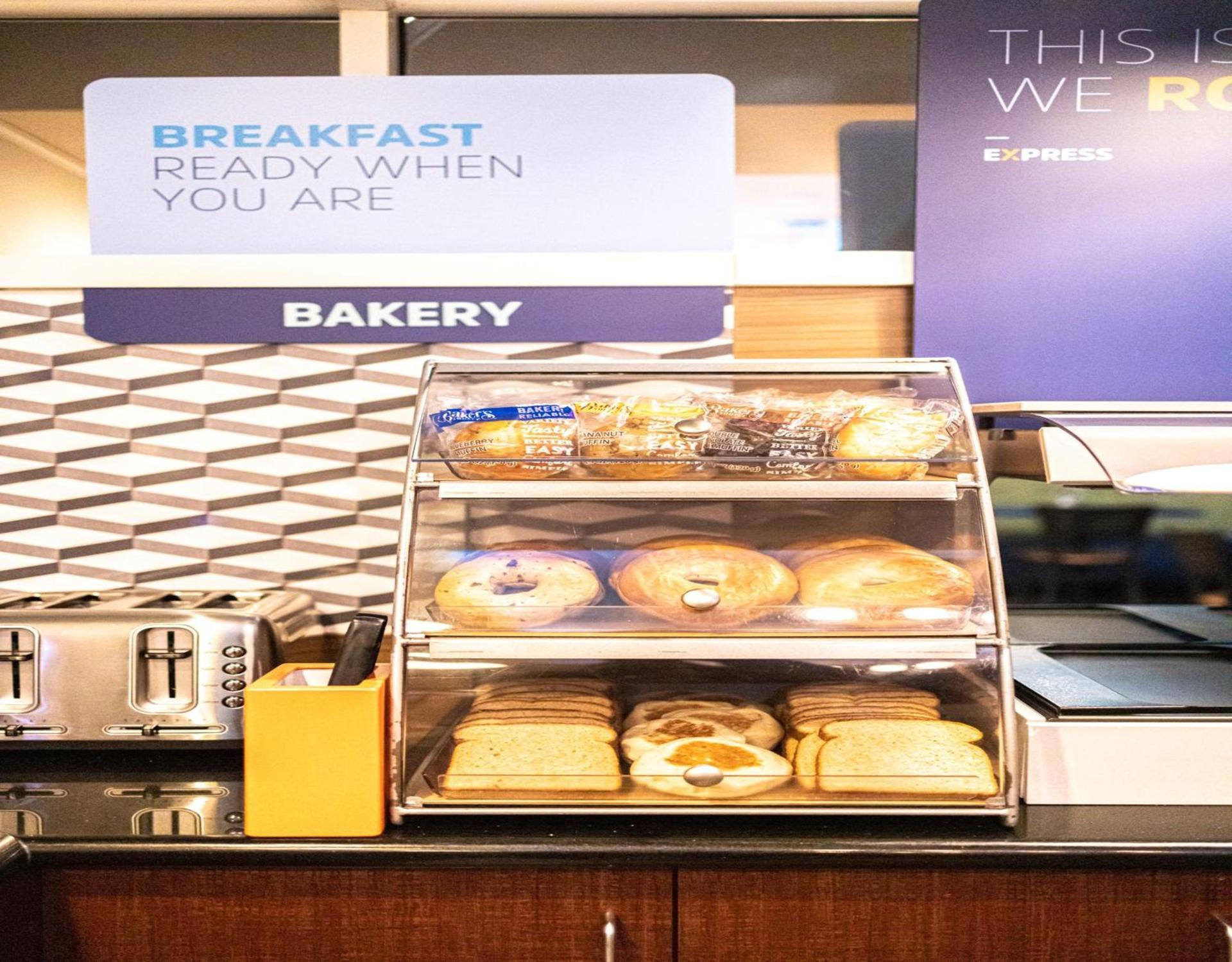 Holiday Inn Express Berkeley by IHG photo 97