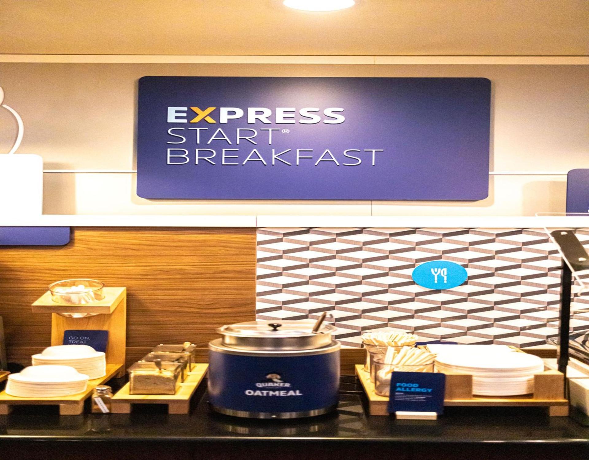 Holiday Inn Express Berkeley by IHG photo 99