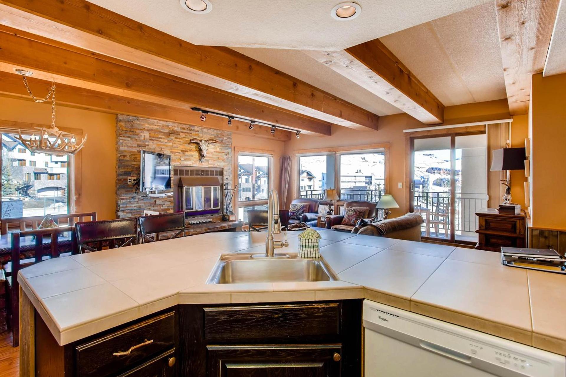 The Plaza Condominiums, A Vail Resorts Property photo 7