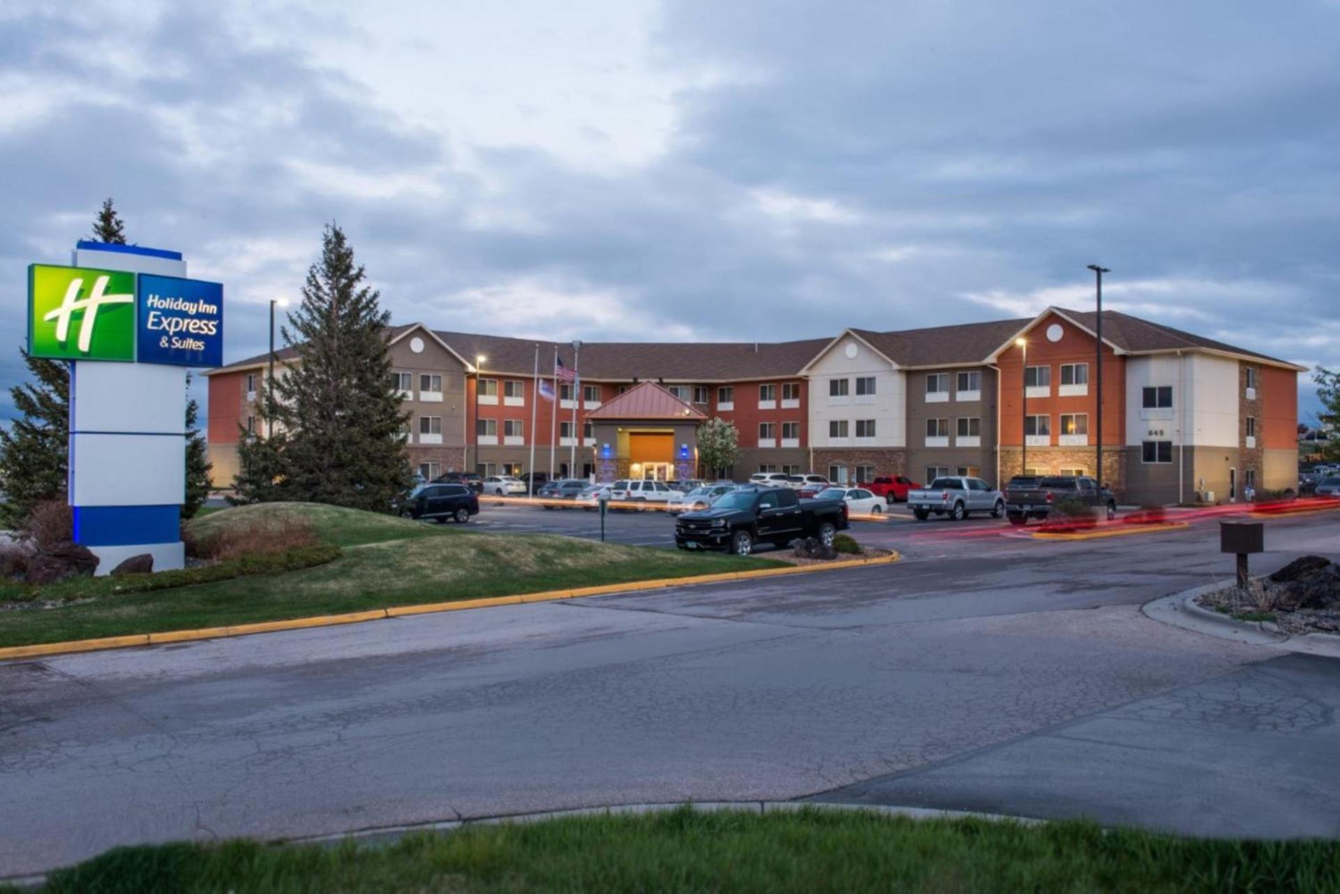 Holiday Inn Express & Suites Rapid City by IHG photo 29