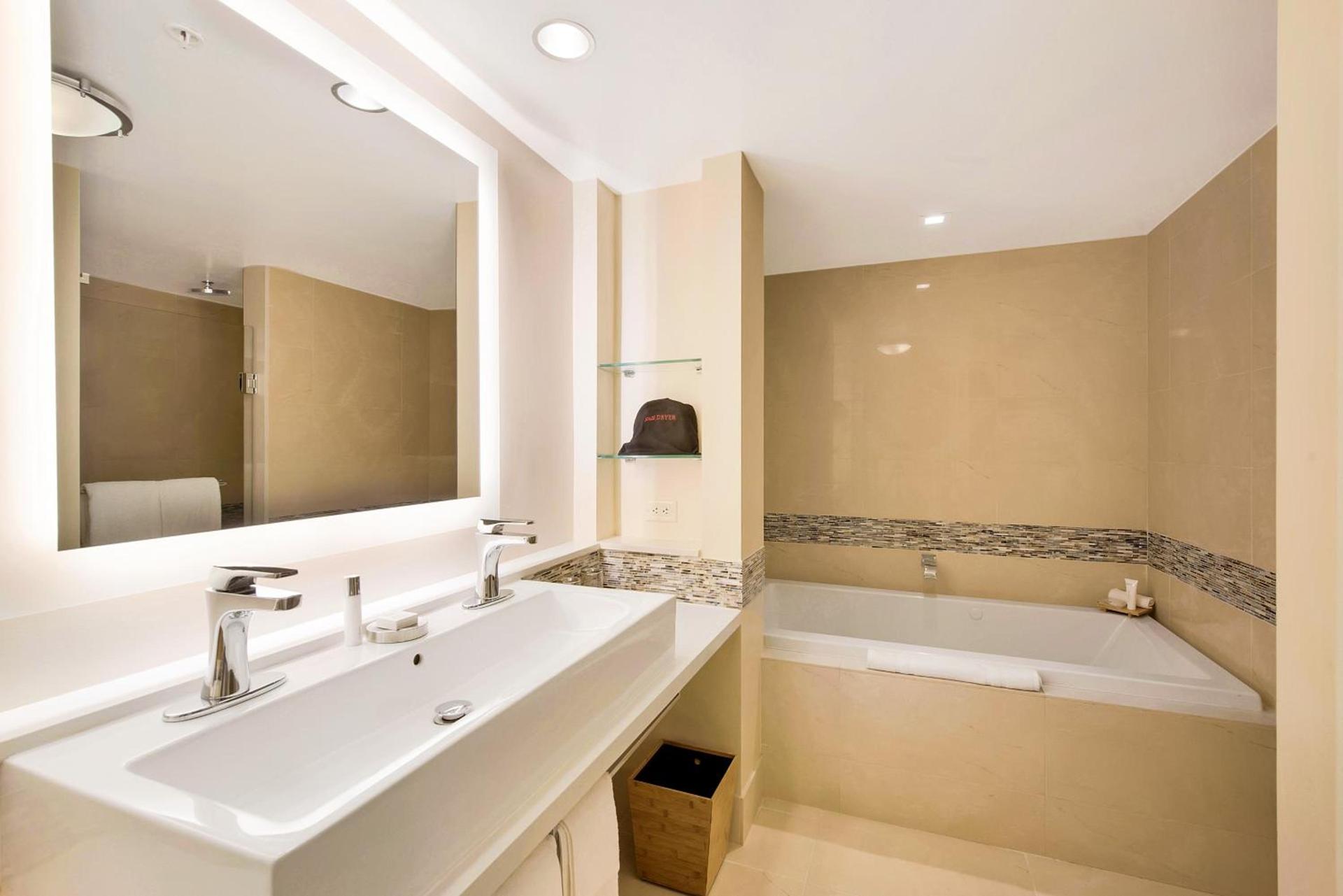 Eden Roc Miami Beach photo 54