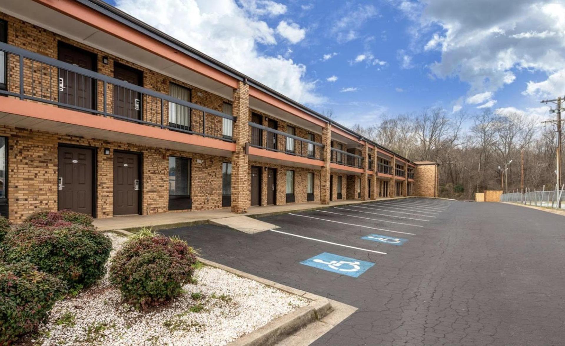 Southern Inn and Suites photo 4