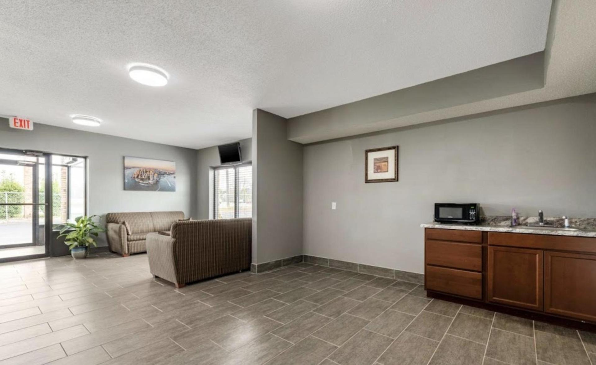 Southern Inn and Suites photo 8