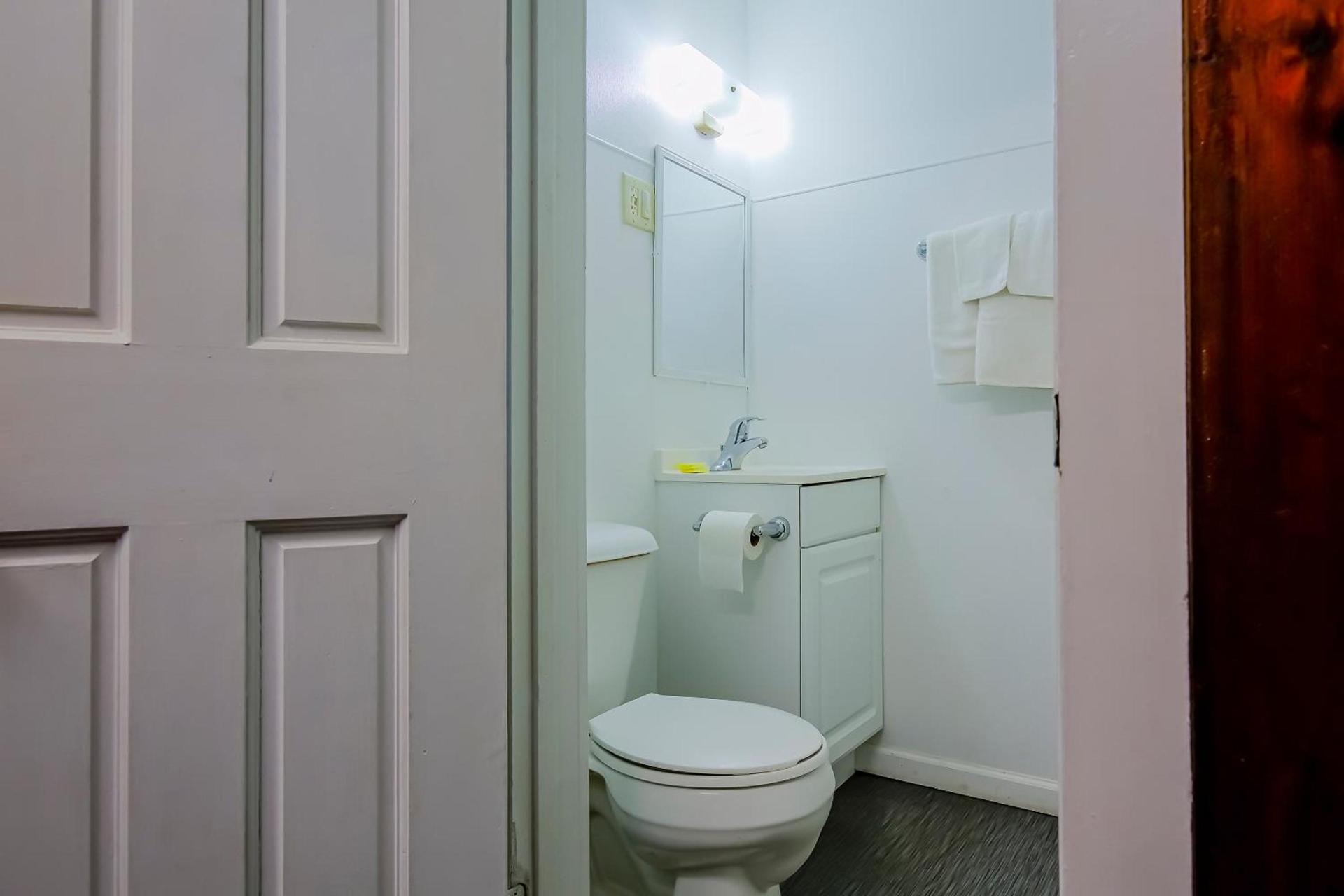 Hotel O Markham IL near Harvey/Tinley Park photo 32