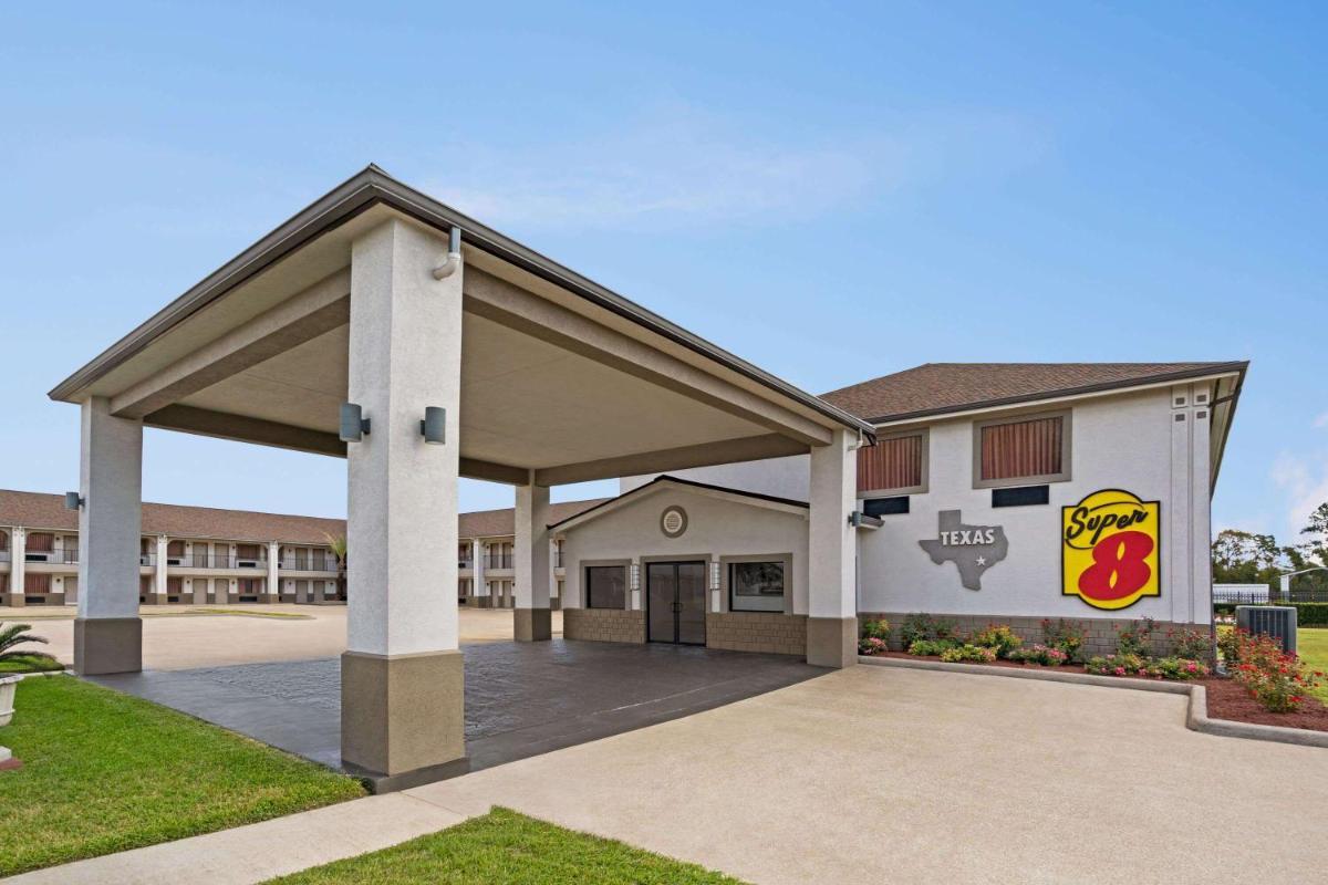 Super 8 by Wyndham Houston/Dtwn/I-610 photo 5