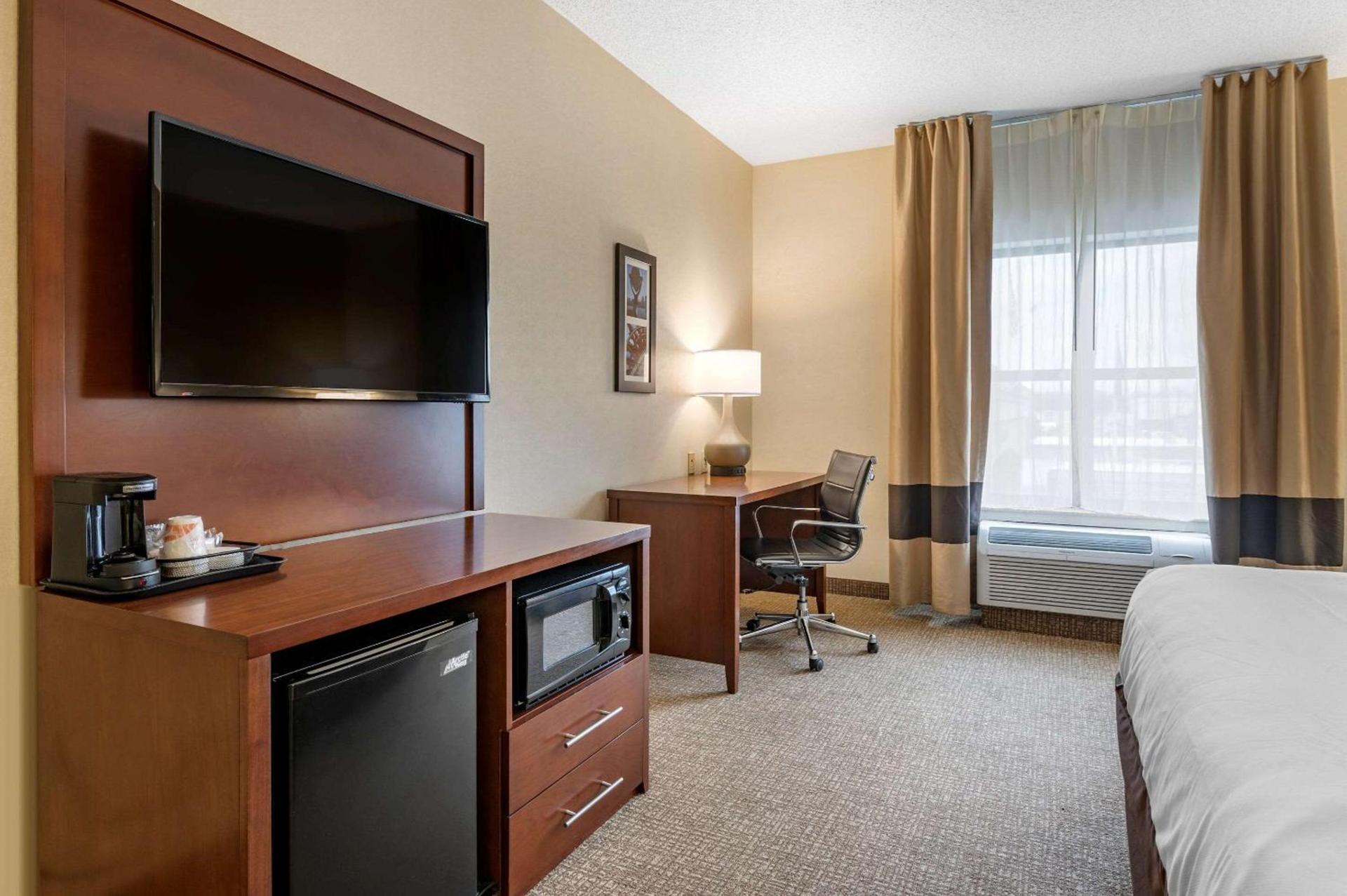 Comfort Inn Louisville Southwest photo 5