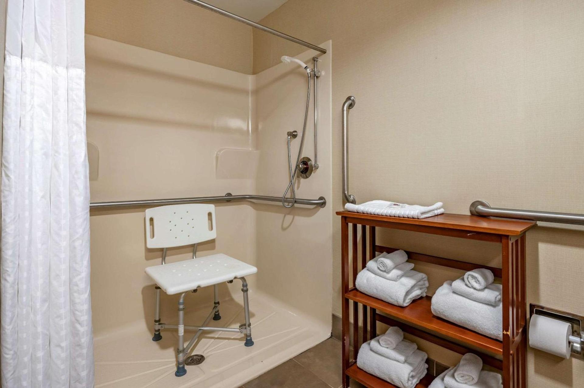 Comfort Inn Louisville Southwest photo 10