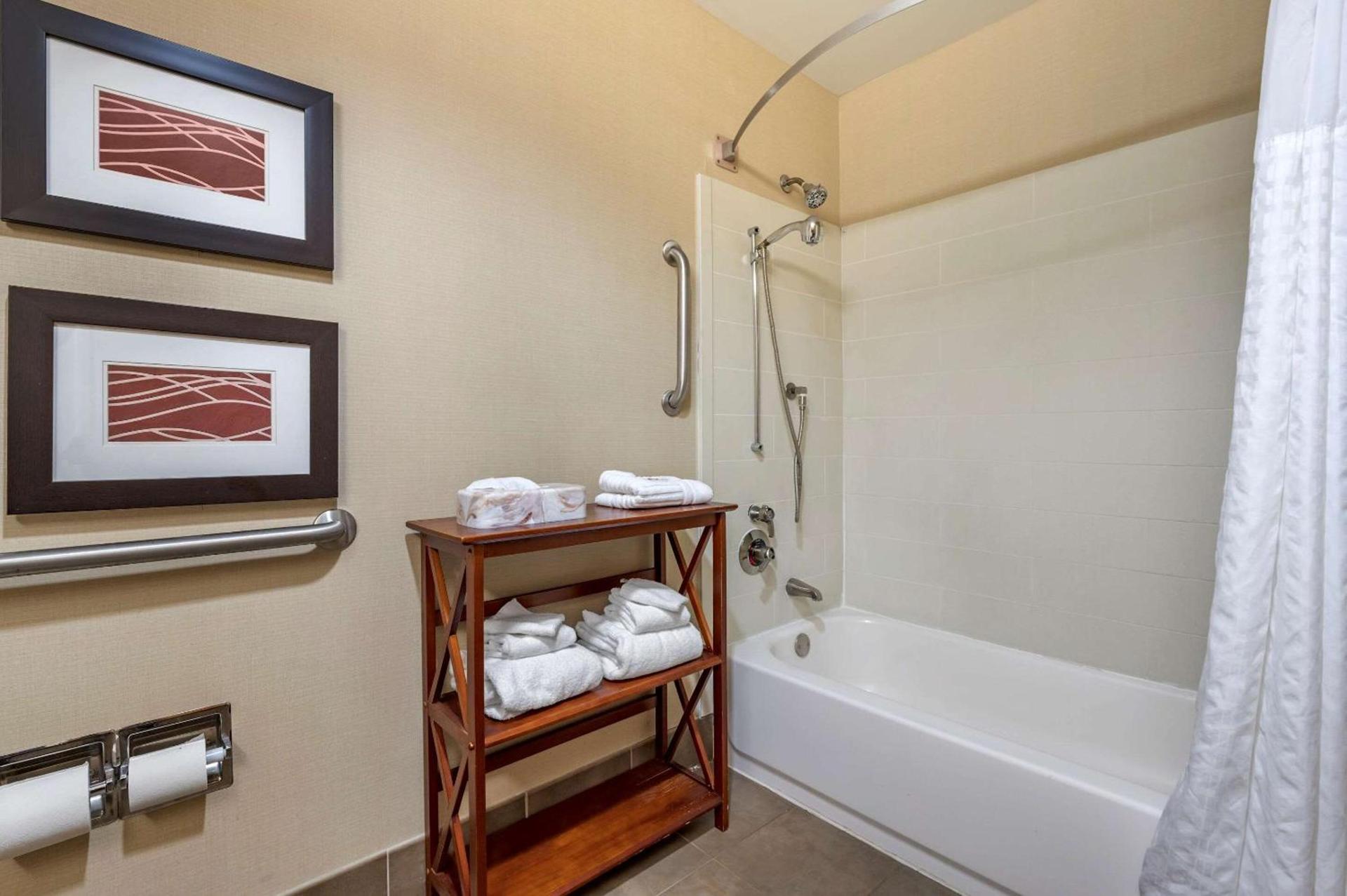 Comfort Inn Louisville Southwest photo 11