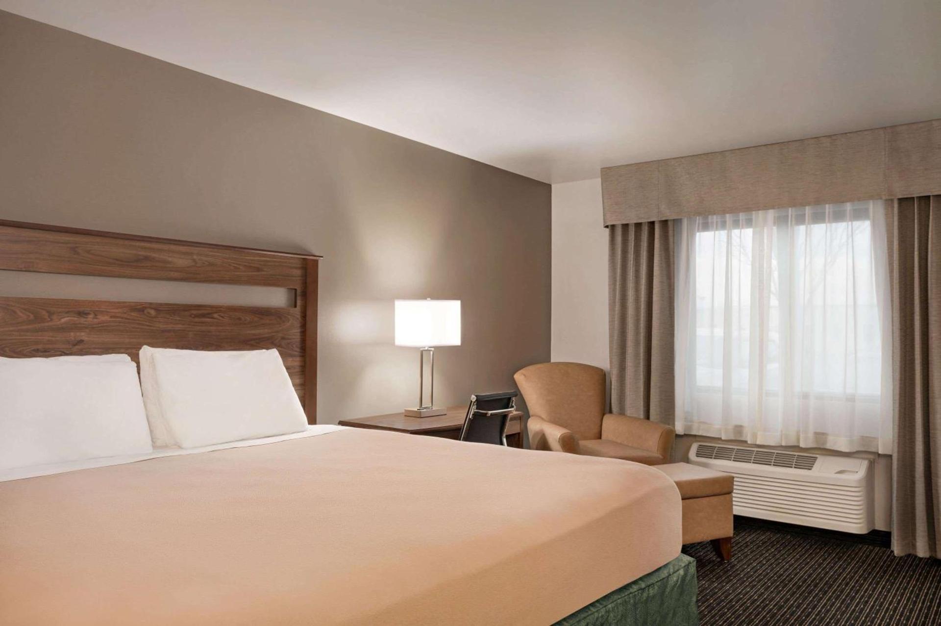 Baymont by Wyndham Buffalo photo 3