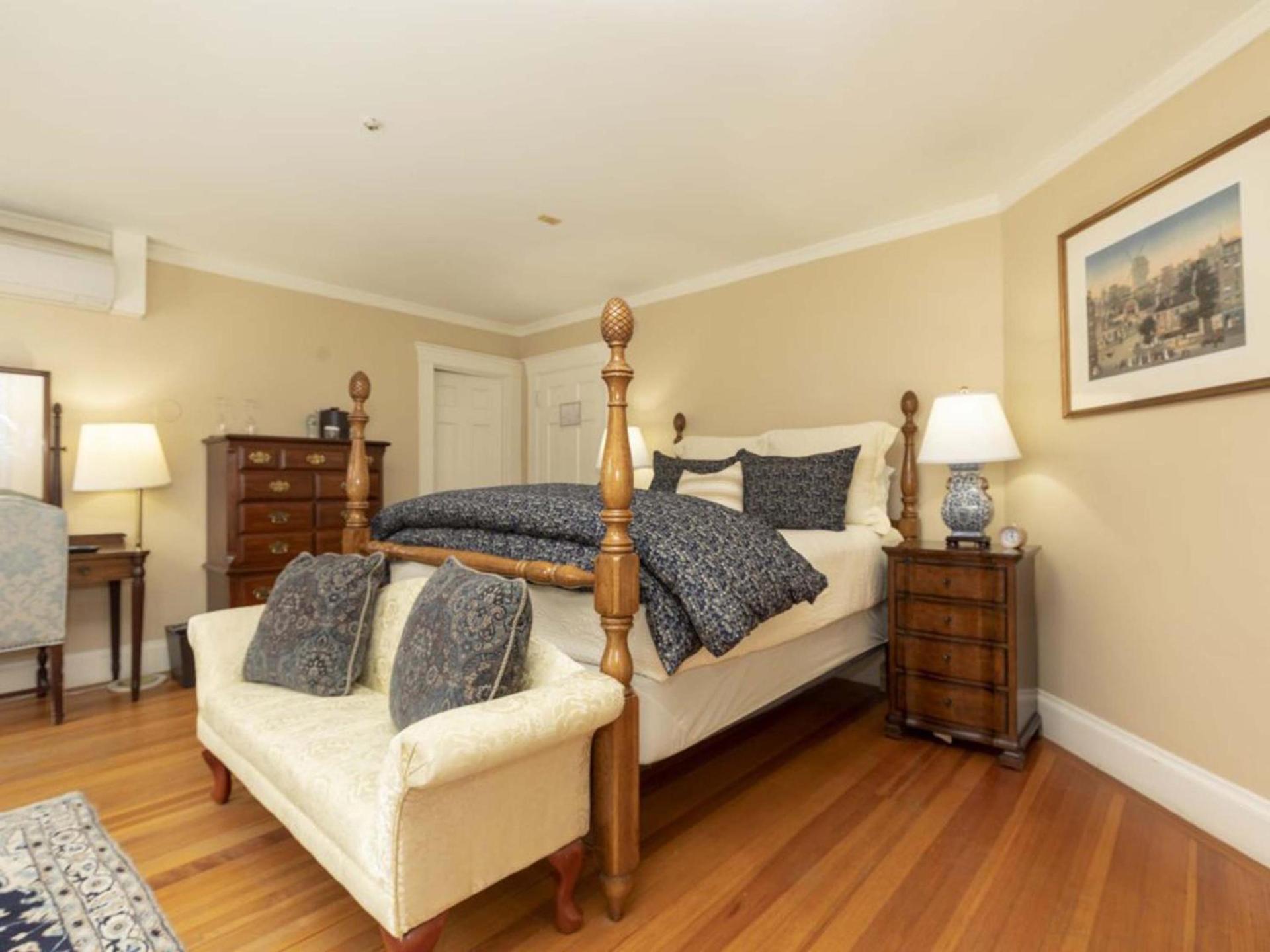 The White House Inn photo 12
