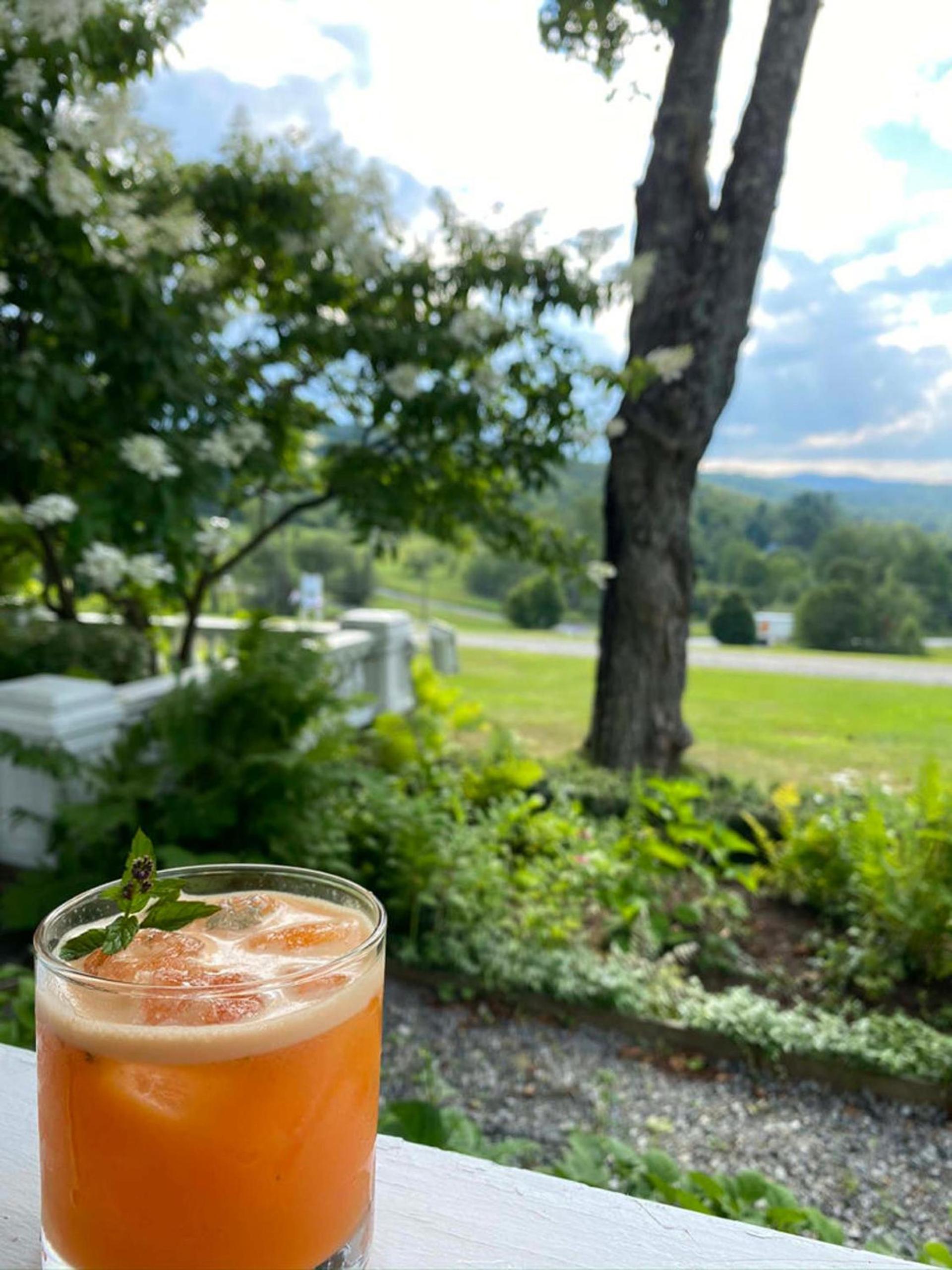 The White House Inn photo 36