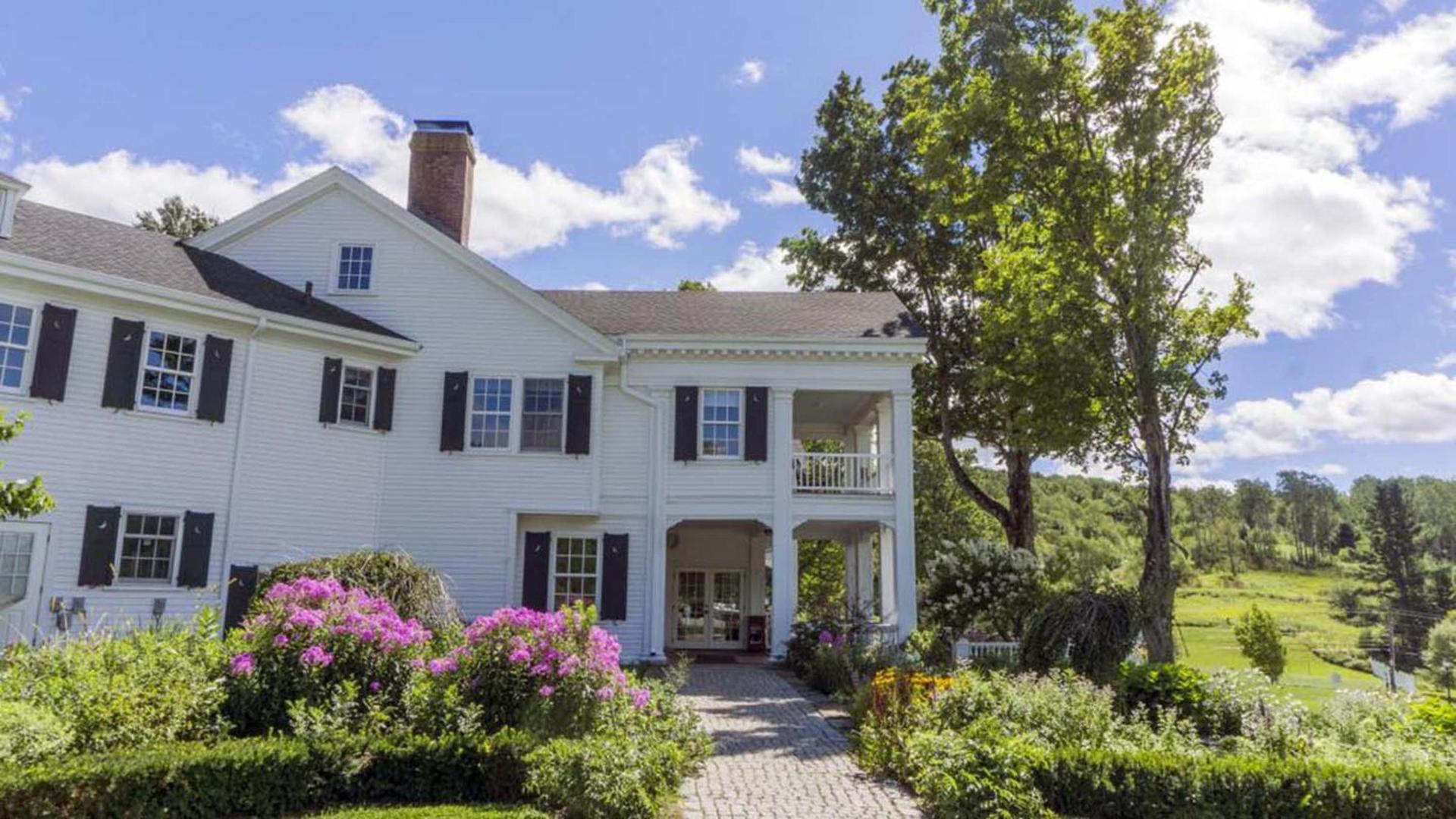 The White House Inn photo 35