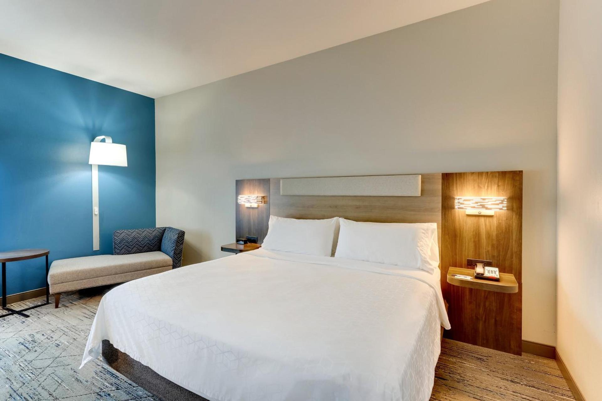 Holiday Inn Express & Suites - Ardmore by IHG photo 64