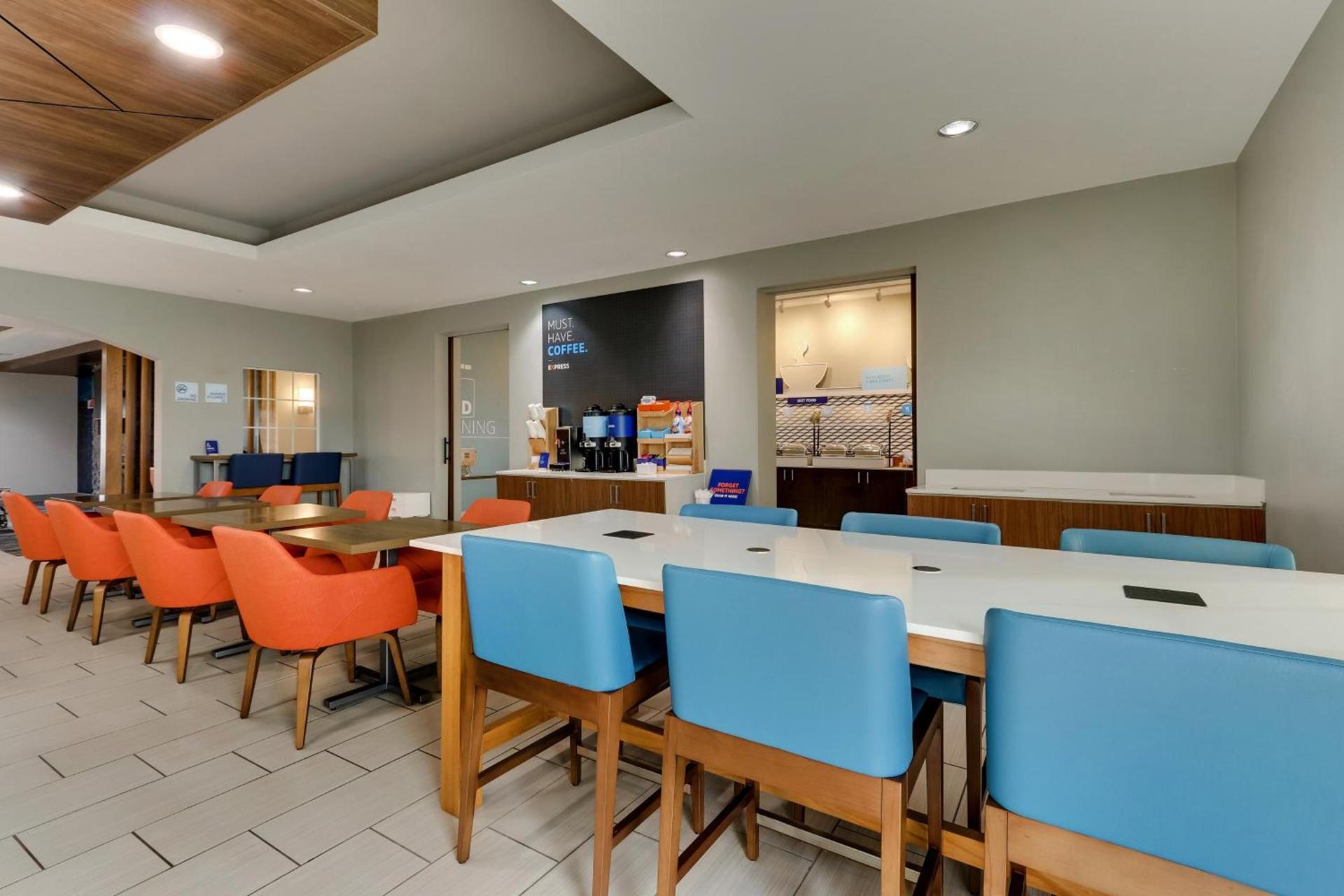 Holiday Inn Express & Suites - Ardmore by IHG photo 19
