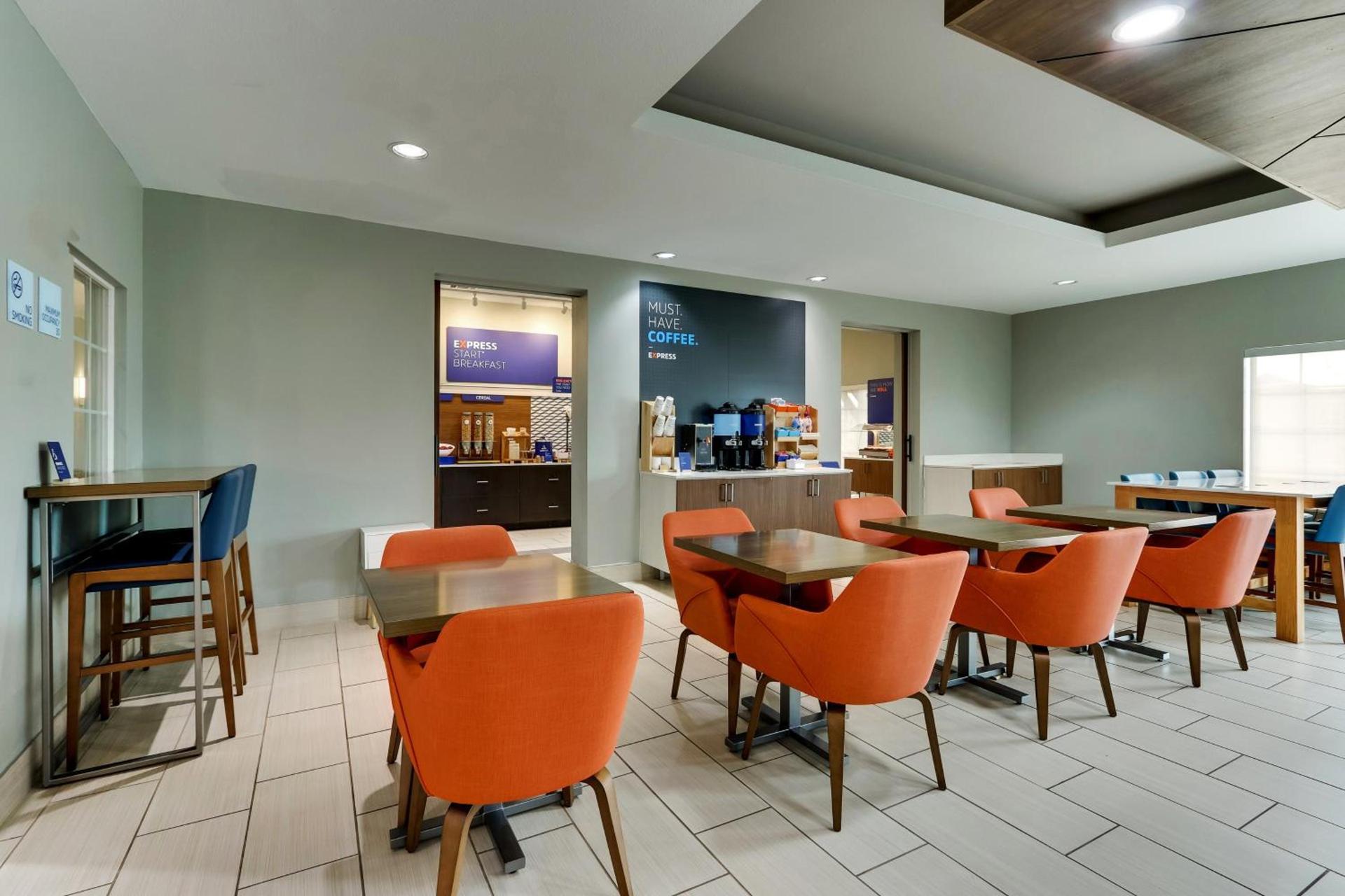 Holiday Inn Express & Suites - Ardmore by IHG photo 21