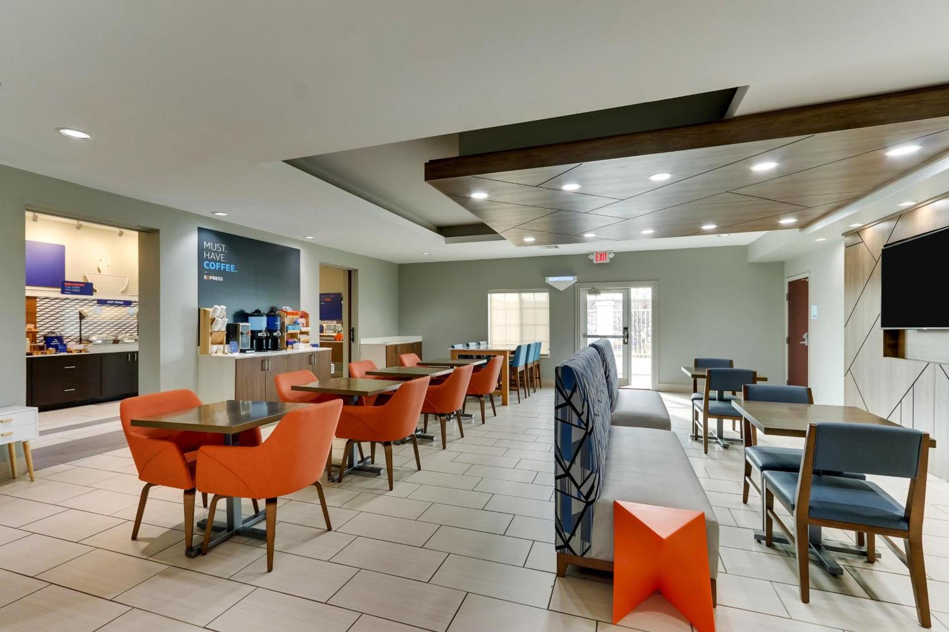 Holiday Inn Express & Suites - Ardmore by IHG photo 26