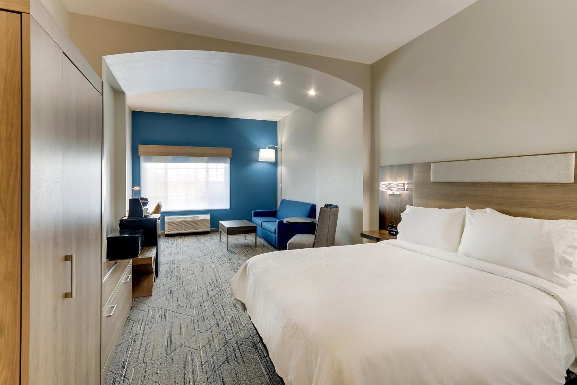 Holiday Inn Express & Suites - Ardmore by IHG photo 43