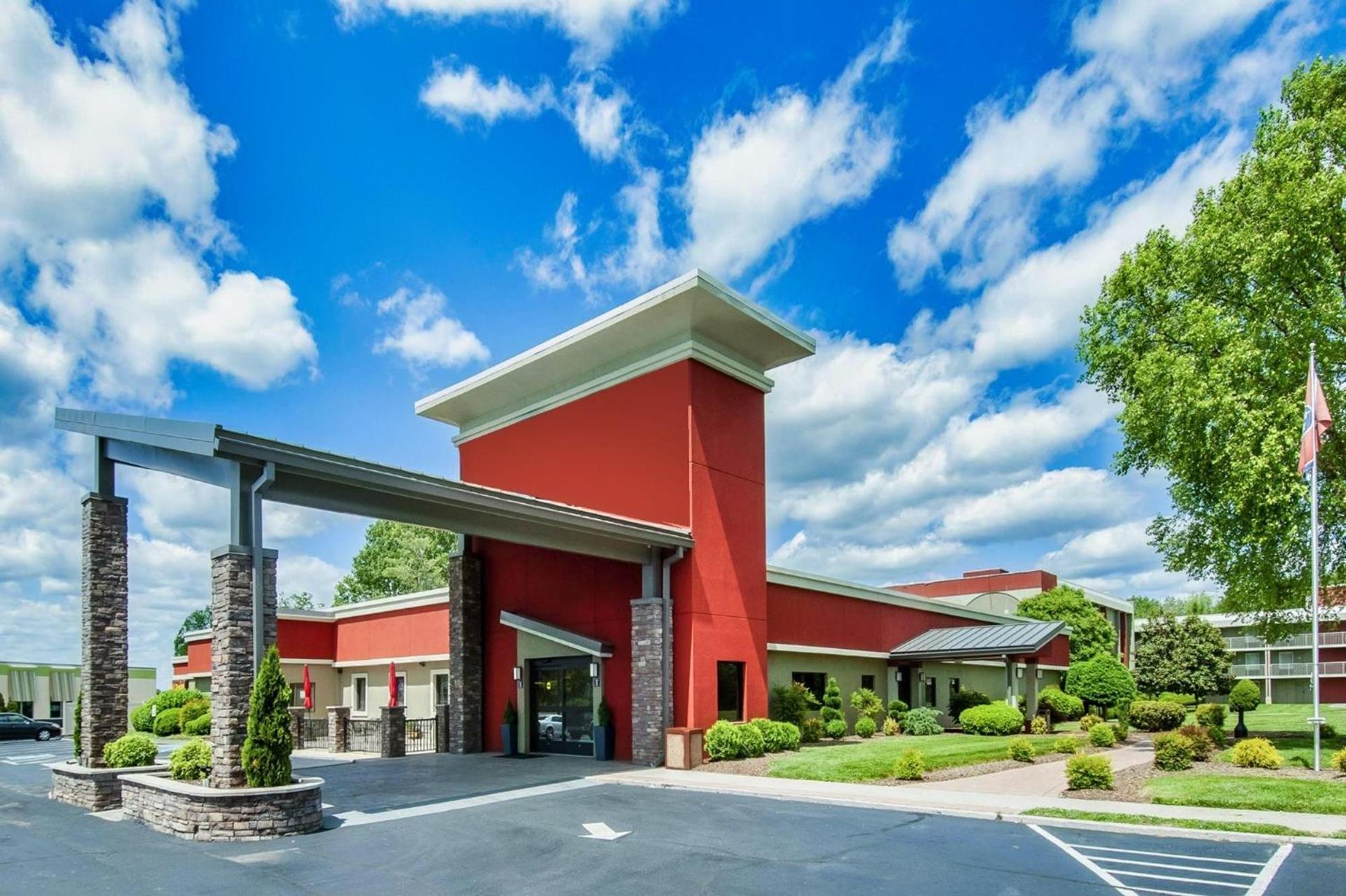 Days Inn & Suites by Wyndham Johnson City photo 8