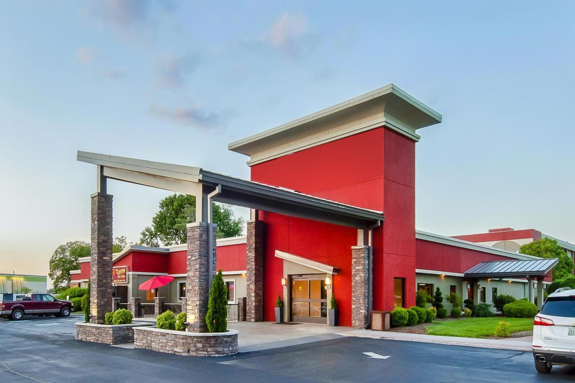 Days Inn & Suites by Wyndham Johnson City — hotel in Johnson City