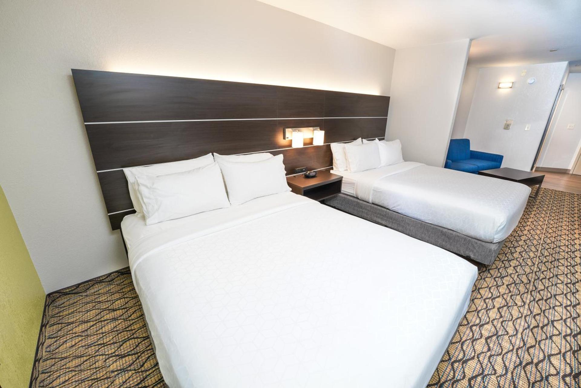 Holiday Inn Express and Suites Springfield Medical District by IHG photo 22