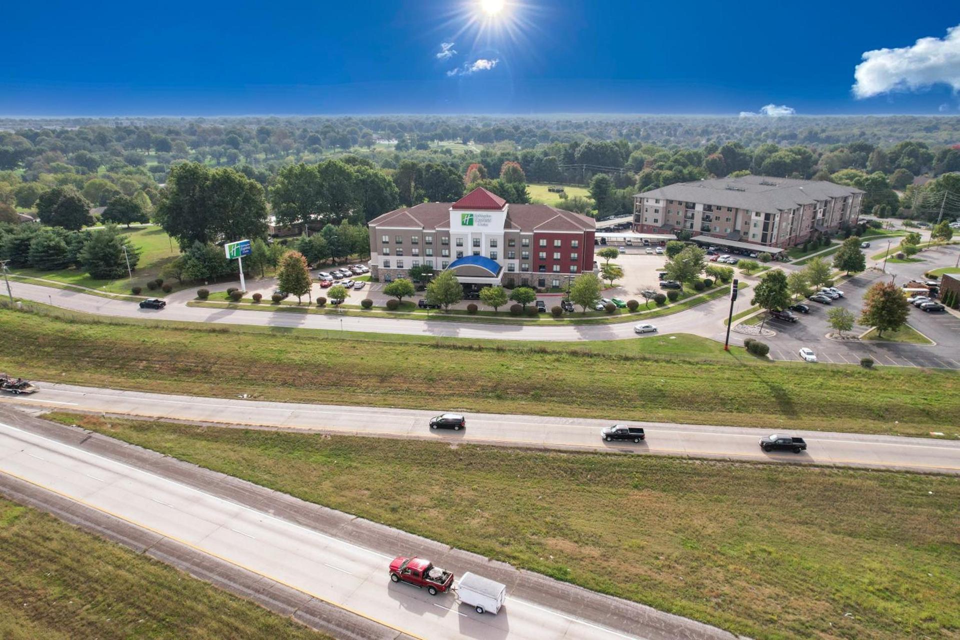 Holiday Inn Express and Suites Springfield Medical District by IHG photo 12