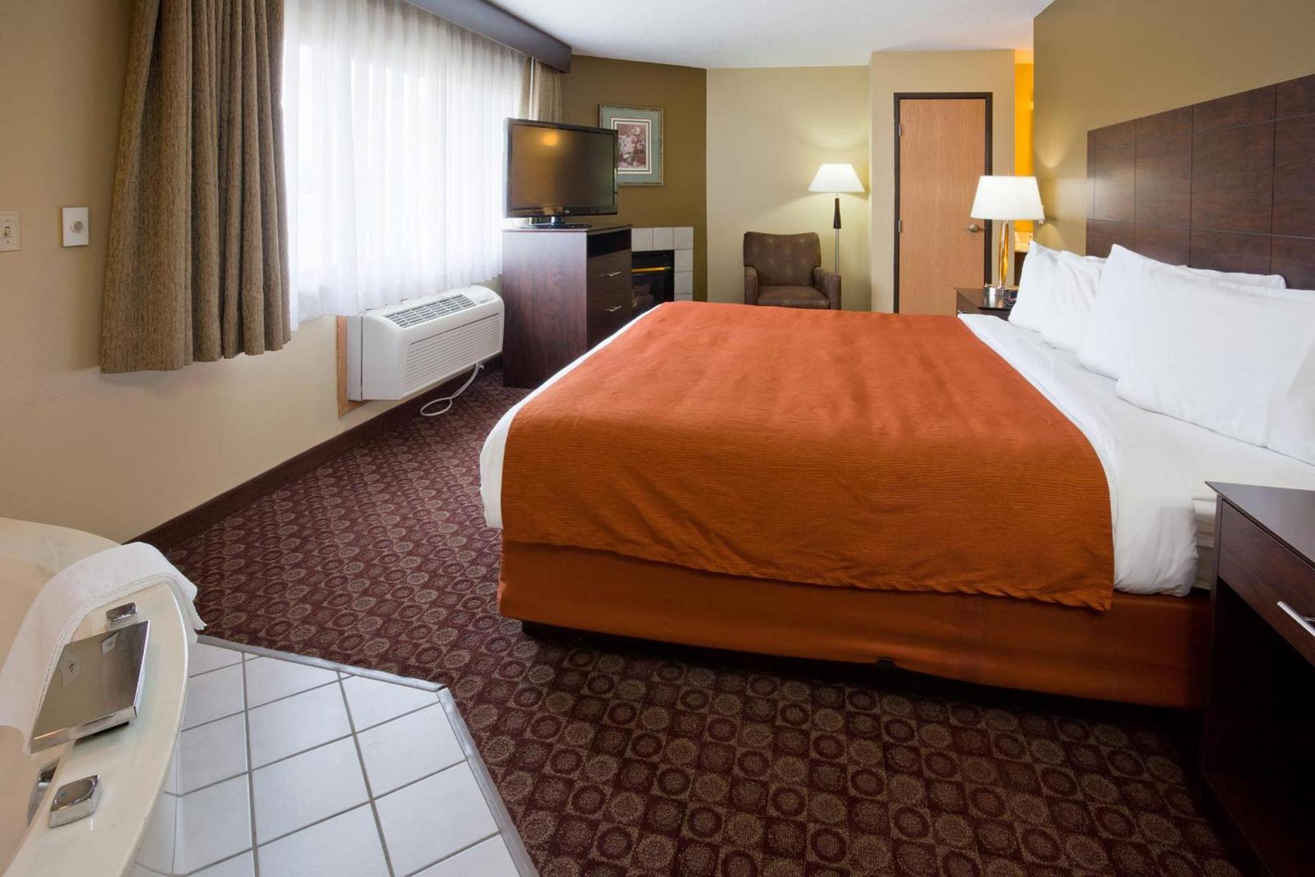 AmericInn by Wyndham Blue Earth photo 23