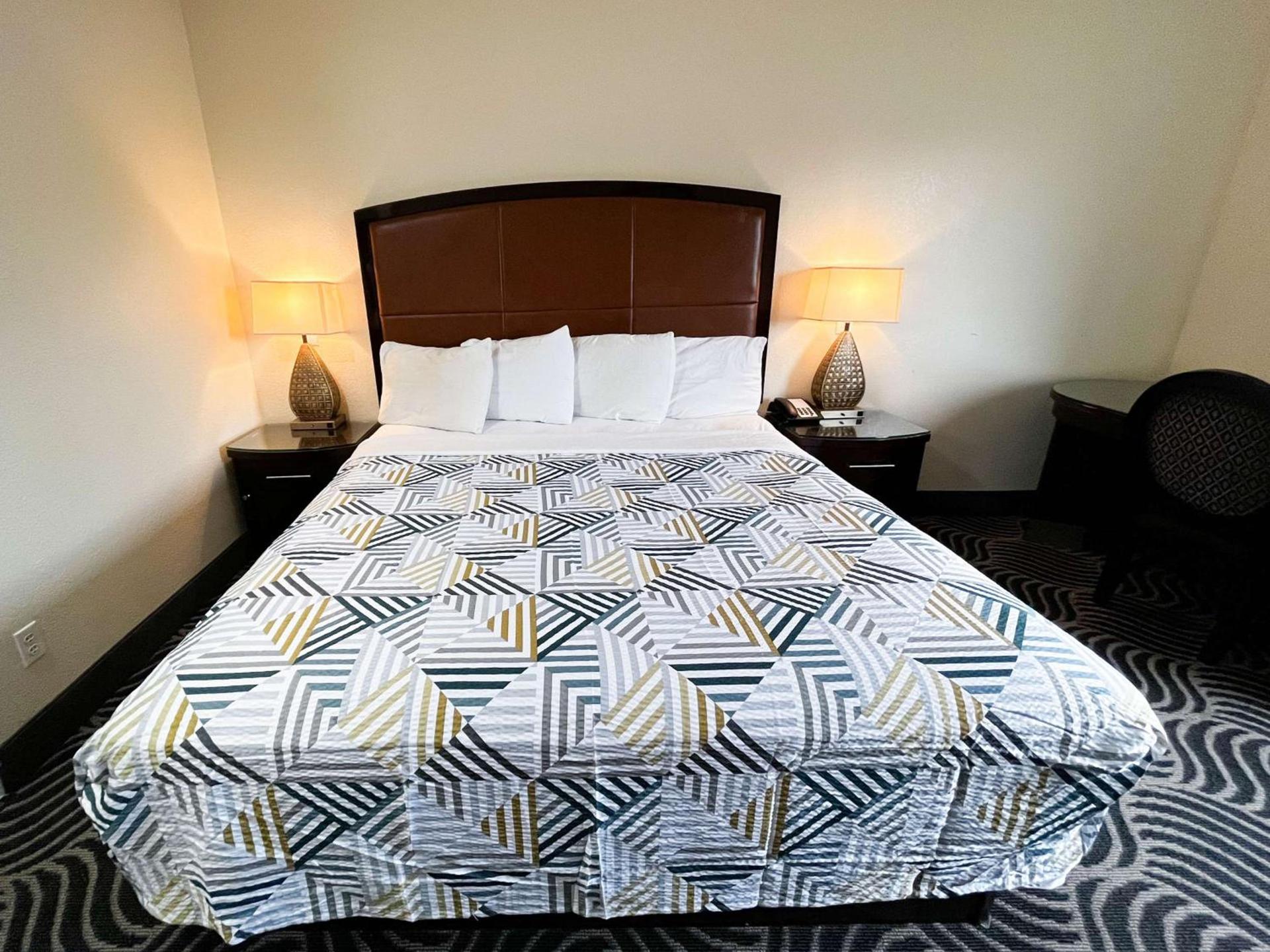 Executive Inn & Suites Breaux Bridge, LA photo 15